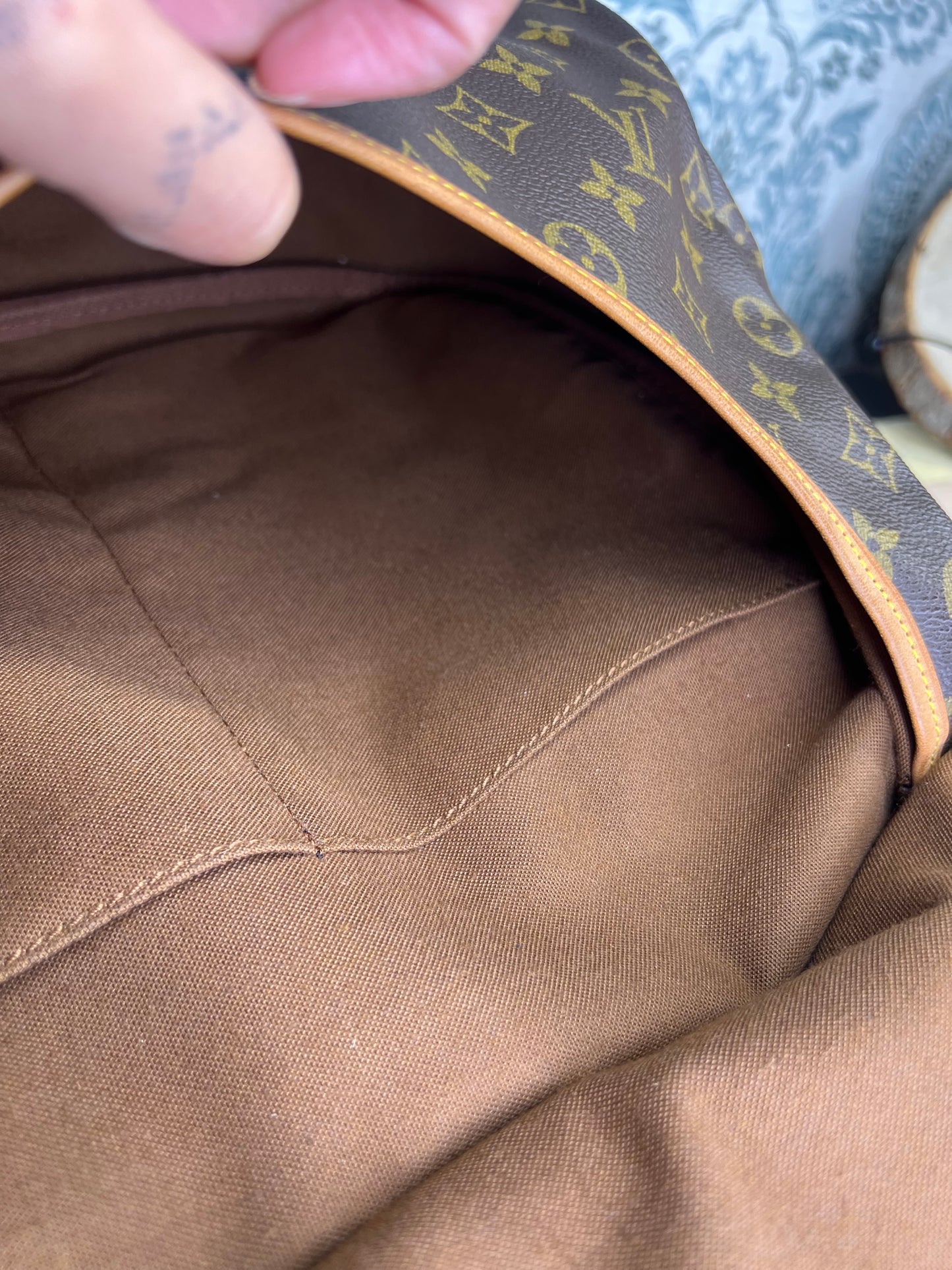 Louis Vuitton Saumur 35