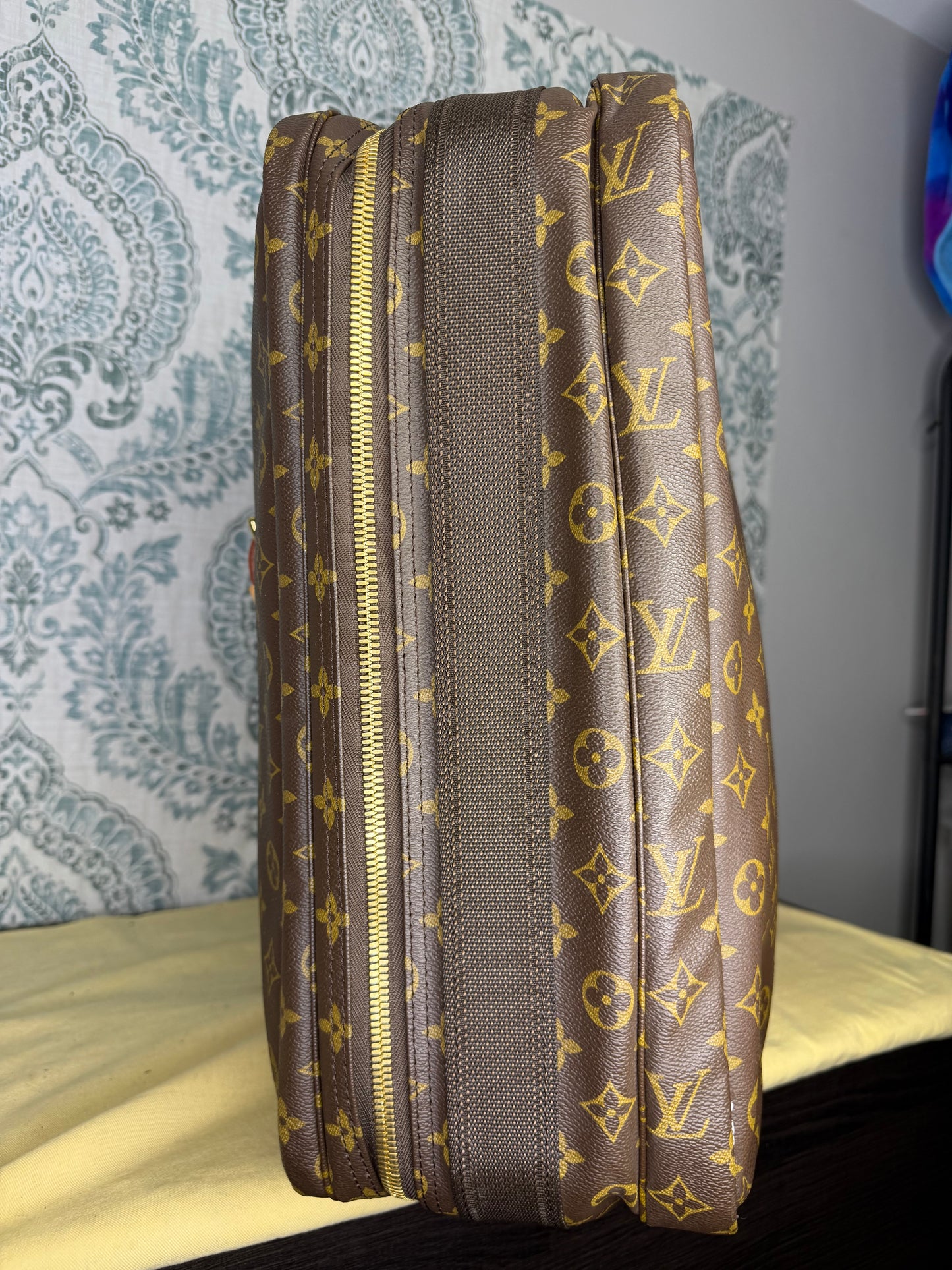 Louis Vuitton Satellite 60 Suit Case