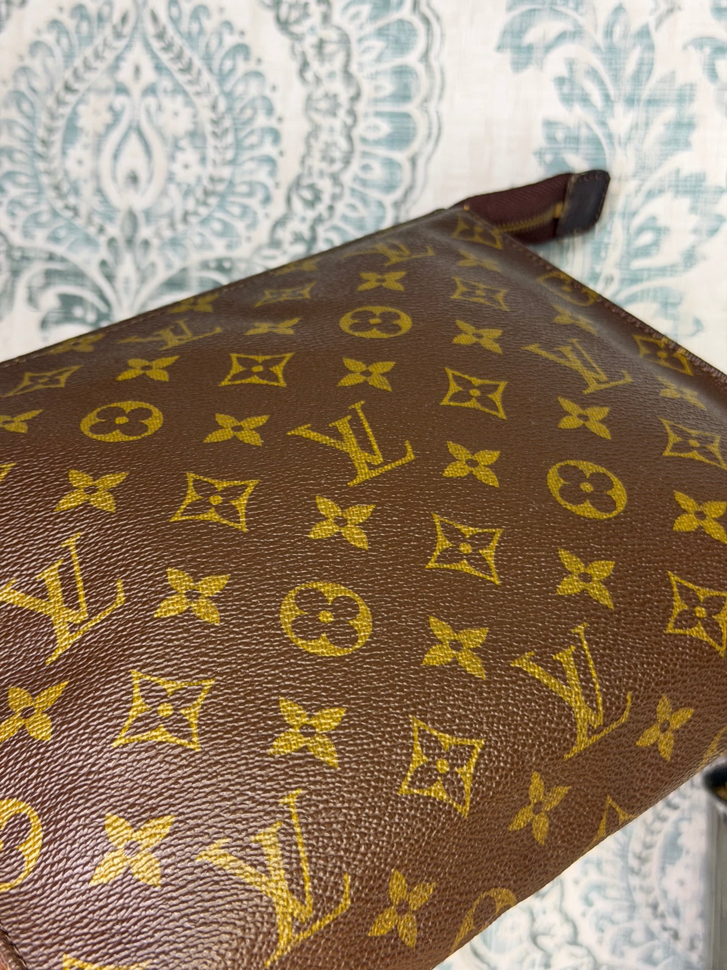Louis Vuitton Toiletry 26
