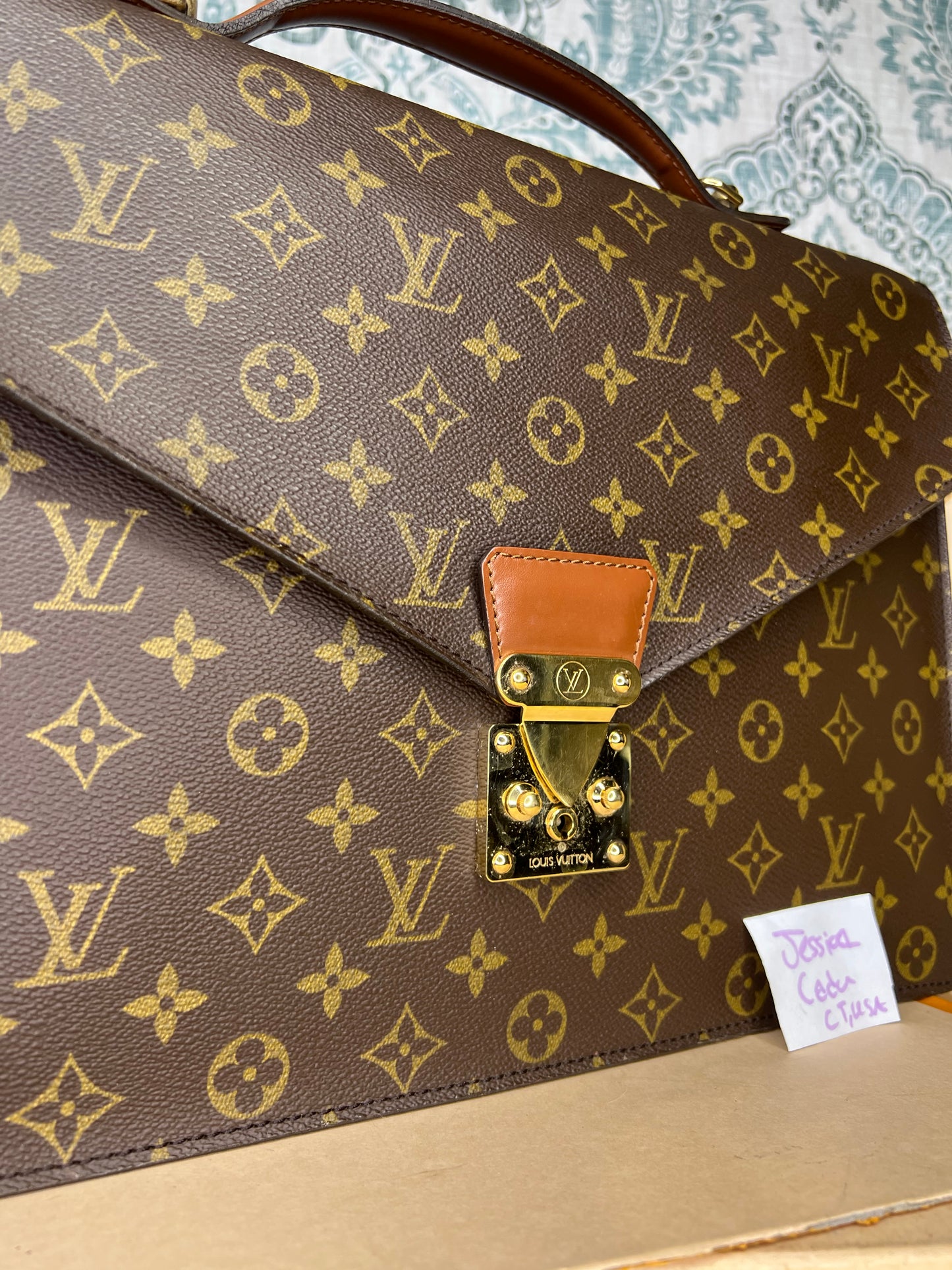 Louis Vuitton Porte Documents Bandouliere