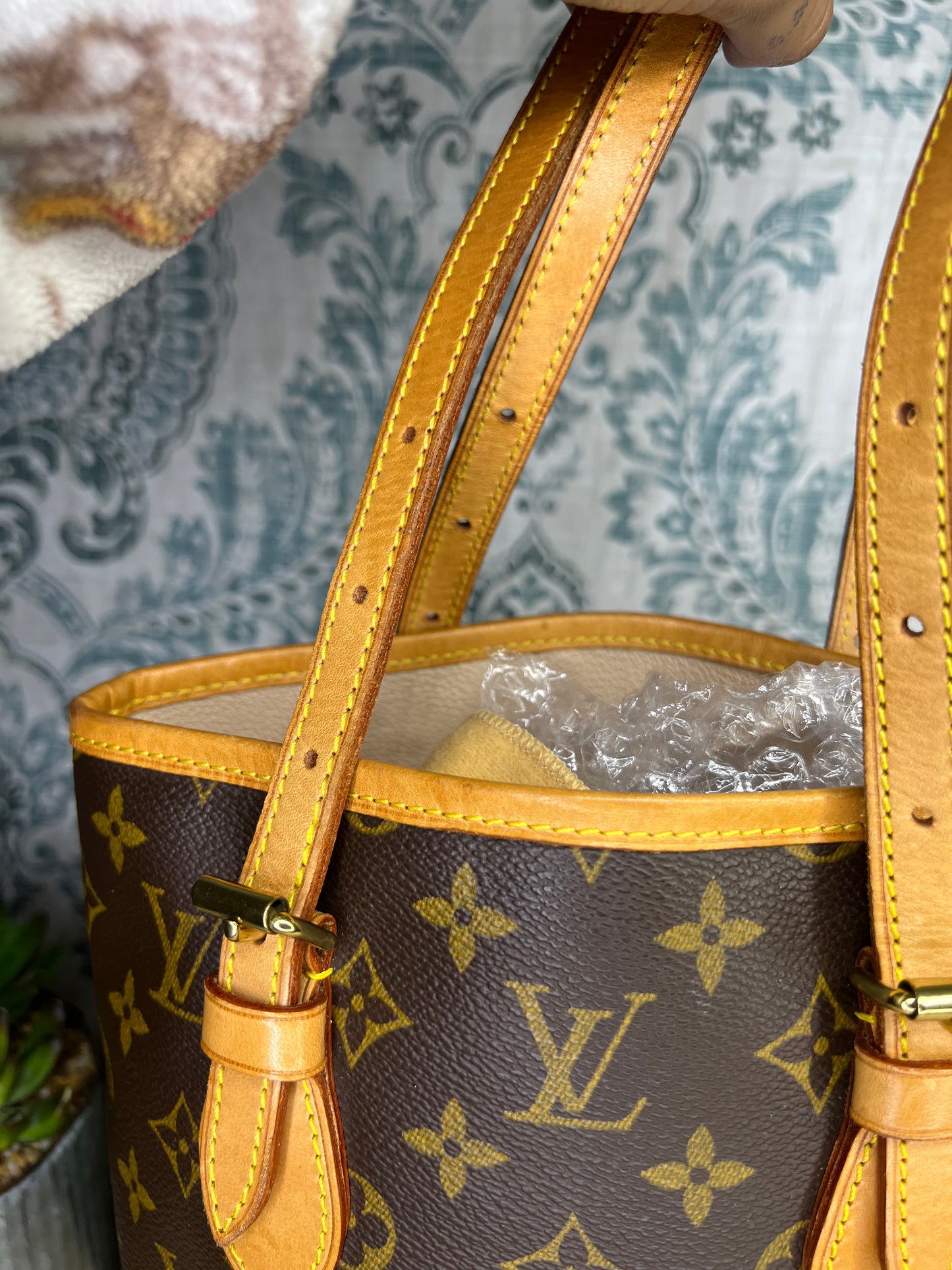 Louis Vuitton Bucket PM