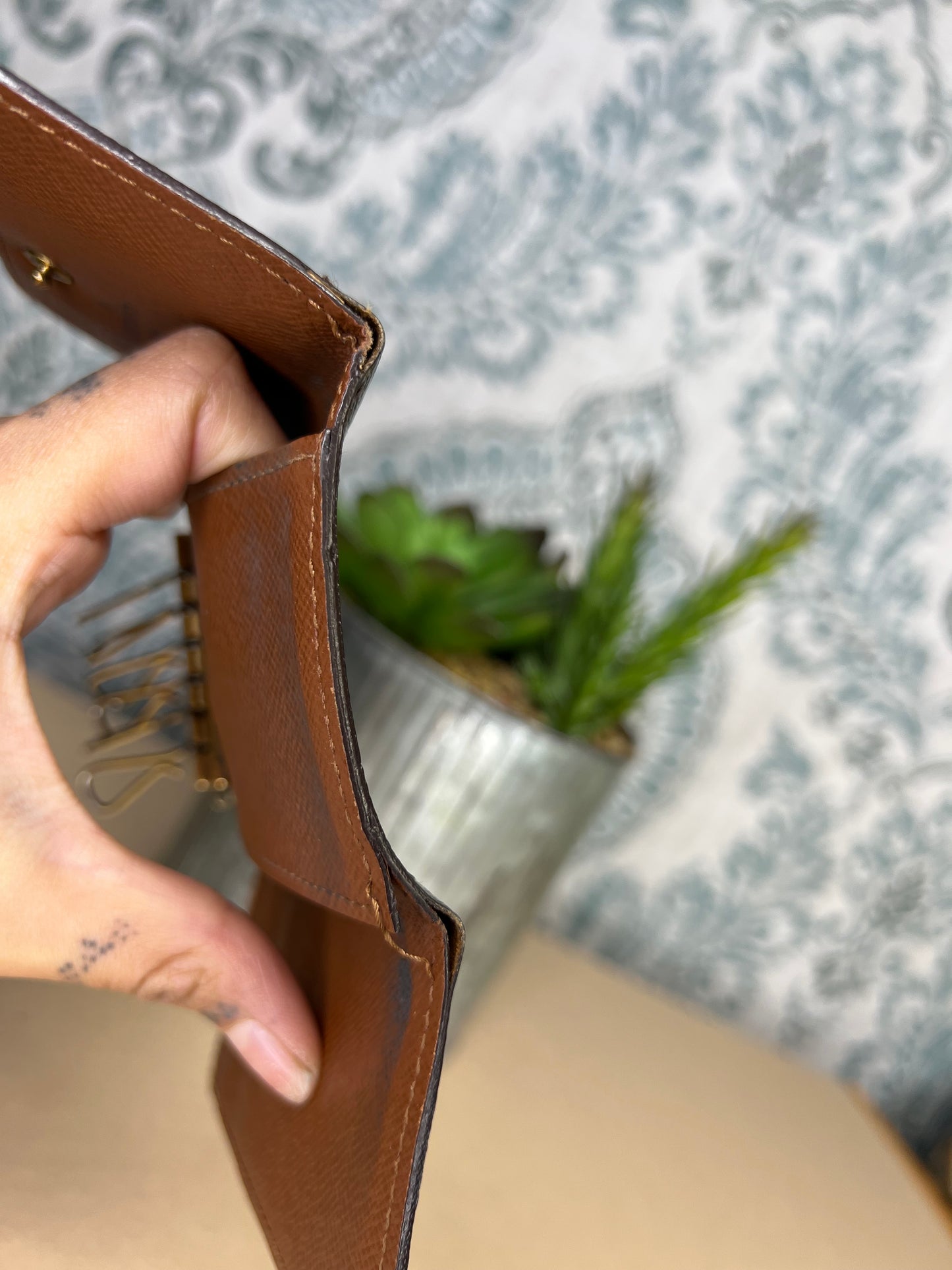 Louis Vuitton 6 Key Holder