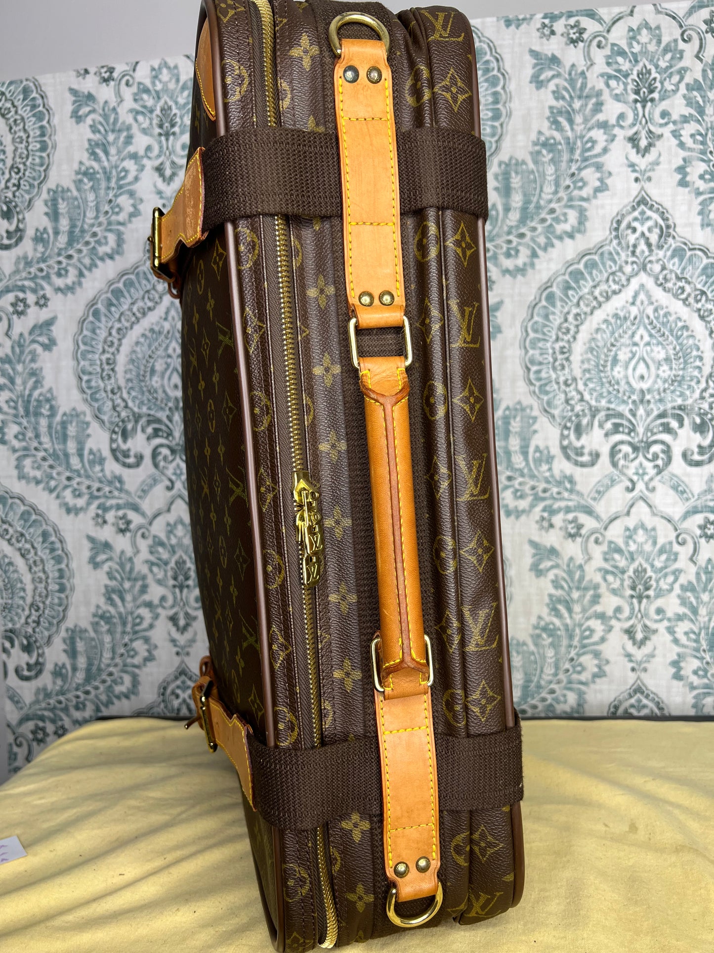 Satellite 53 Suit Case