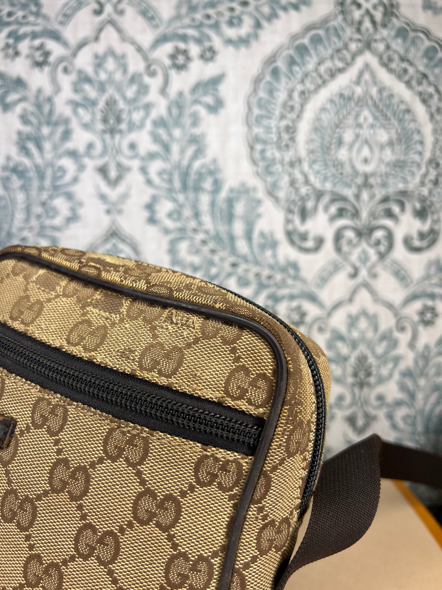 Gucci Mini Mesesenger Bag Crossbody