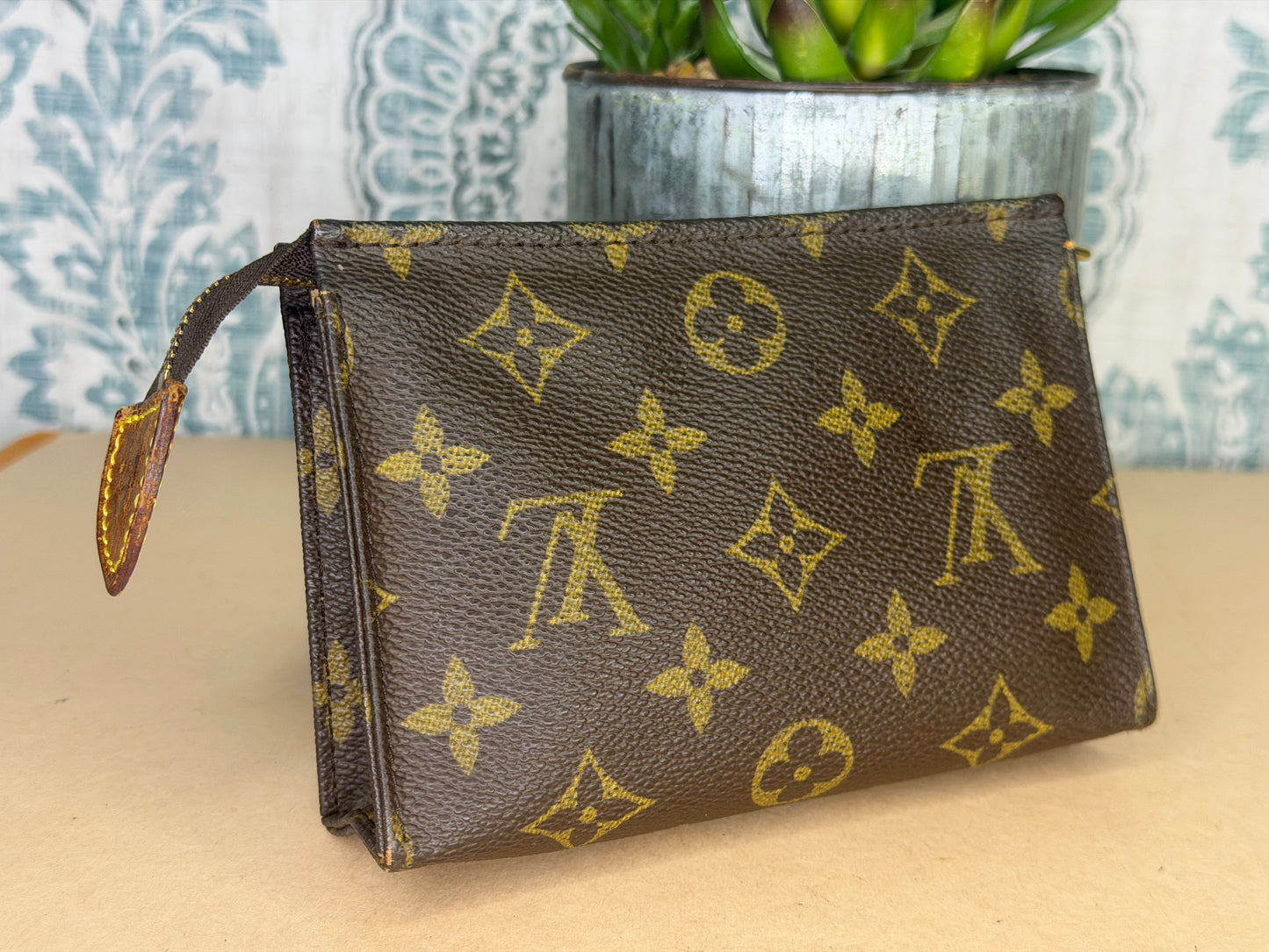 Louis Vuitton Toiletry 15