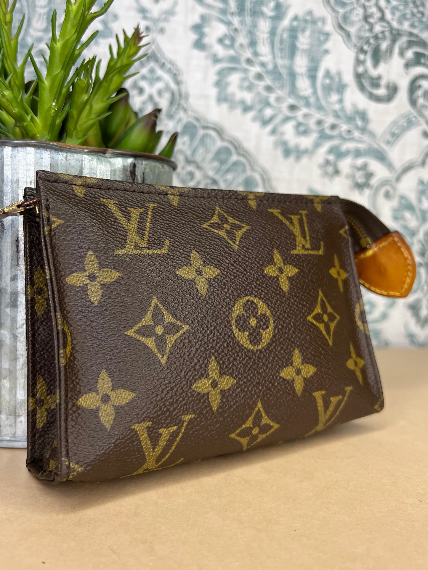 Louis Vuitton Toiletry 15