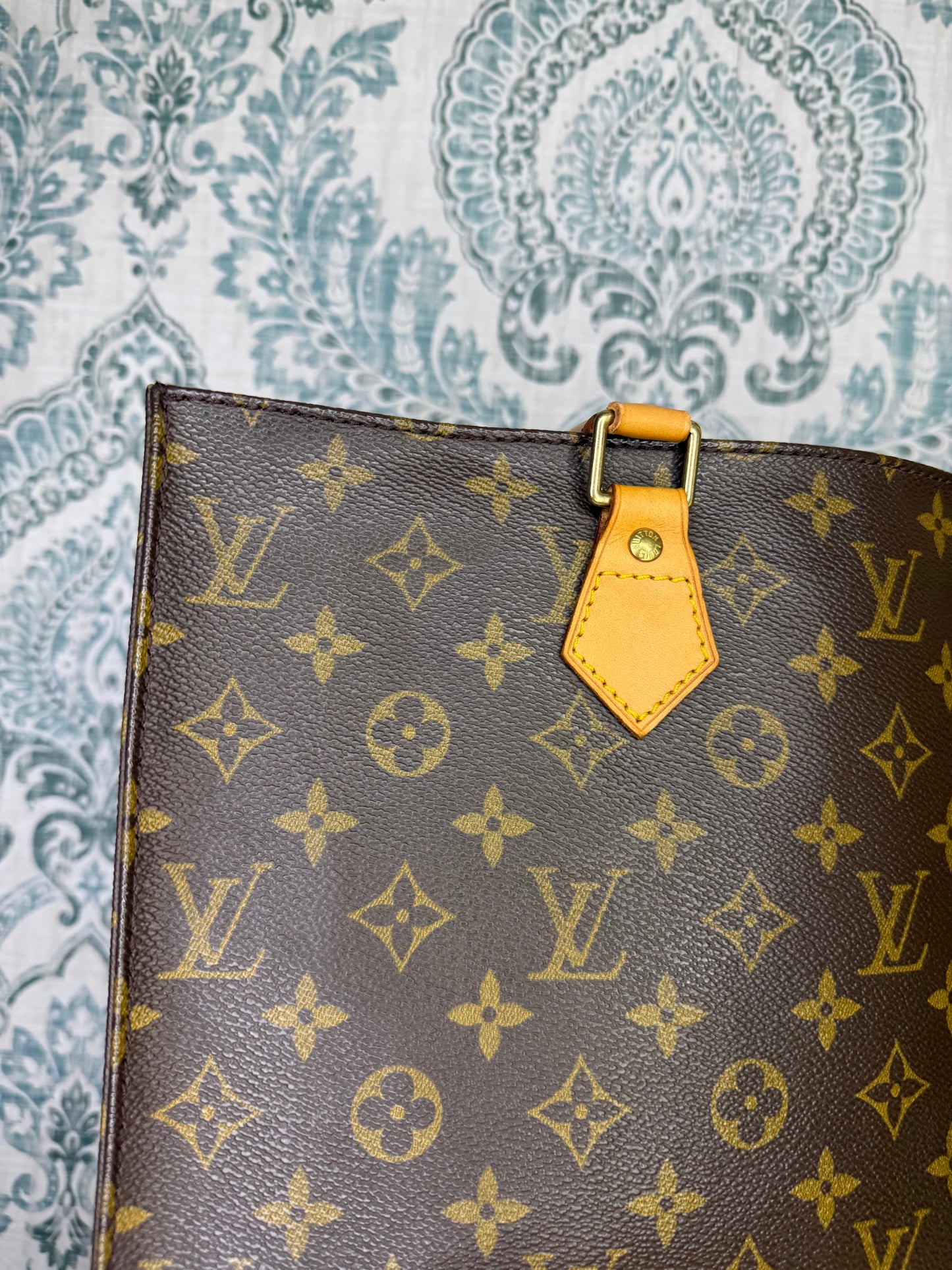 Louis Vuitton Sac Plat