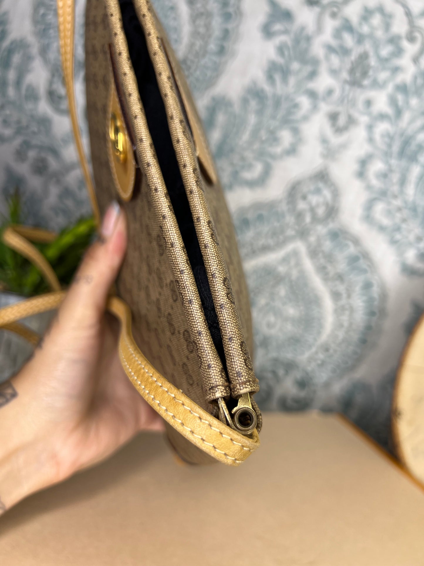 Micro Gucci Tan Vintage Crossbody