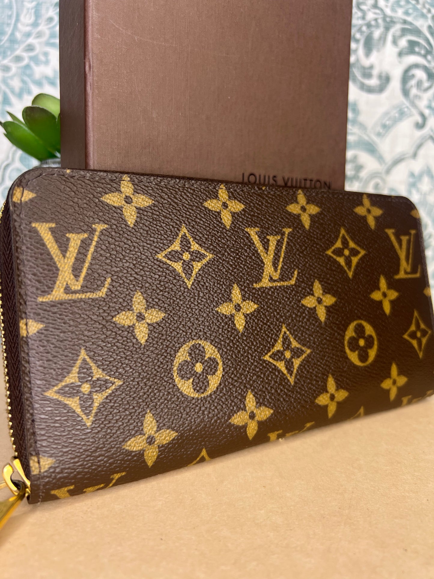 Louis Vuitton Monogram Zippy Wallet