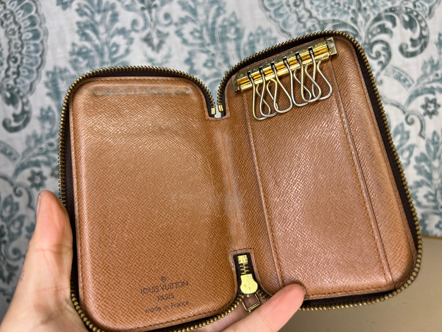 Louis Vuitton Zip Around Multicles 6 Key Holder