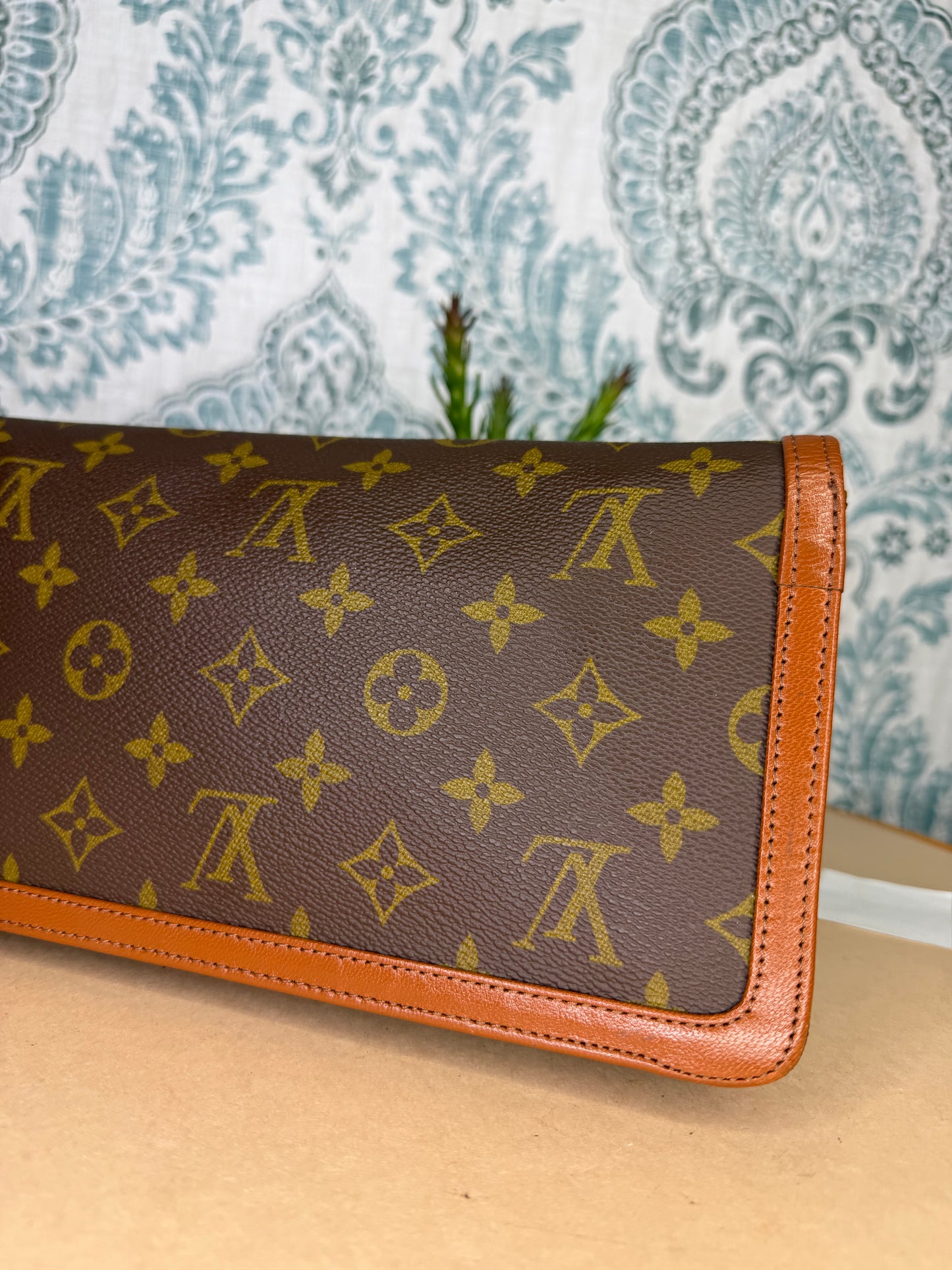 Louis Vuitton Pochette Dame PM Clutch
