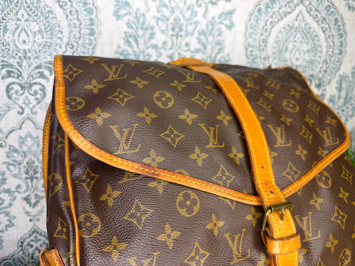 Louis Vuitton Saumur 35