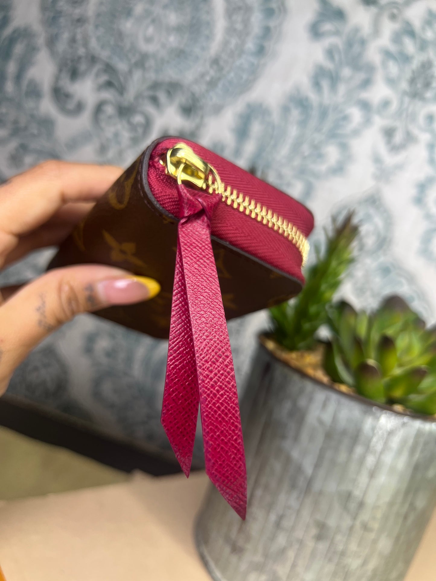 Louis Vuitton Zippy Multicartes Fuschia