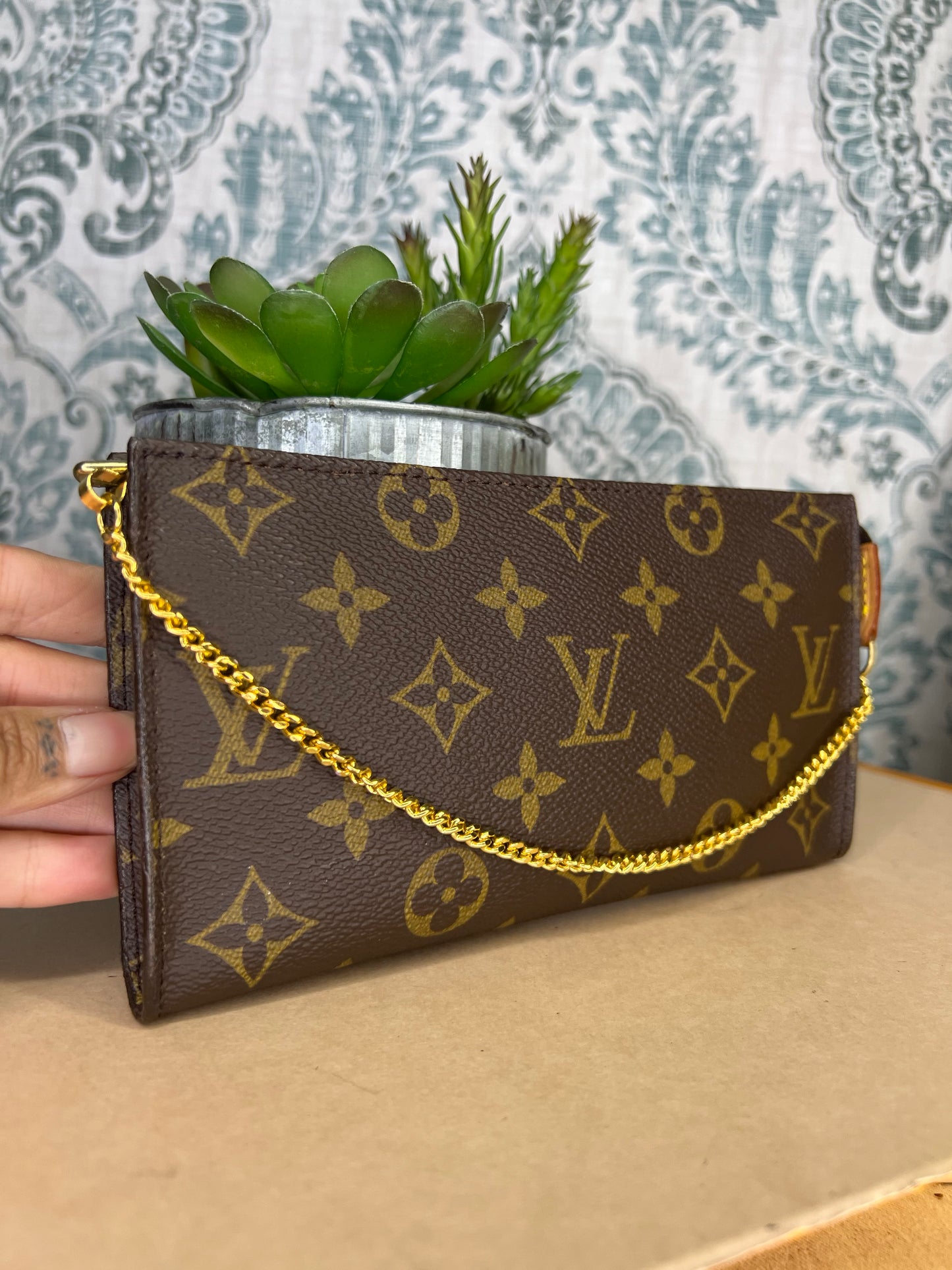 Louis Vuitton Monogram Bucket GM Pochette
