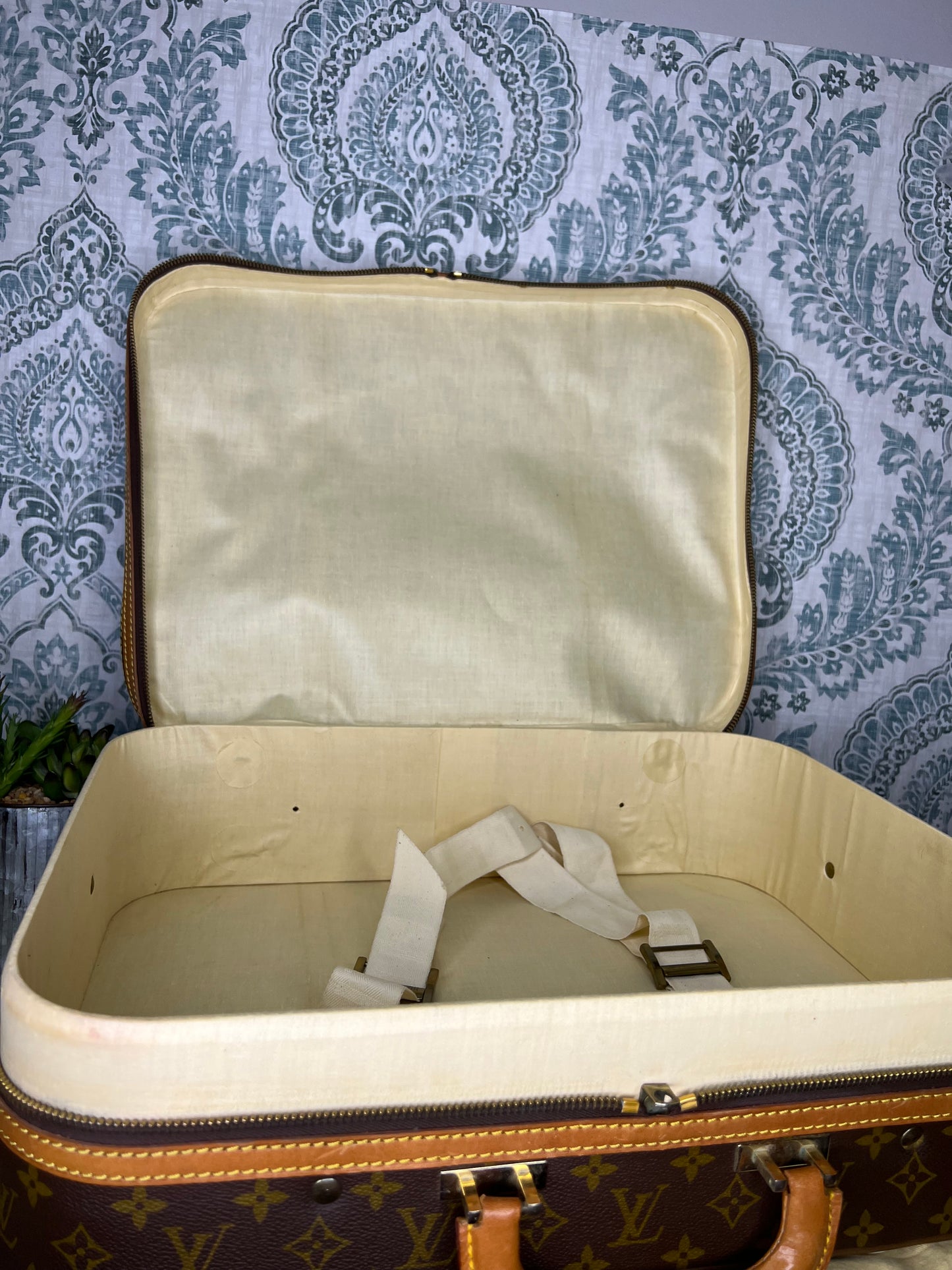 Louis Vuitton Stratos 50