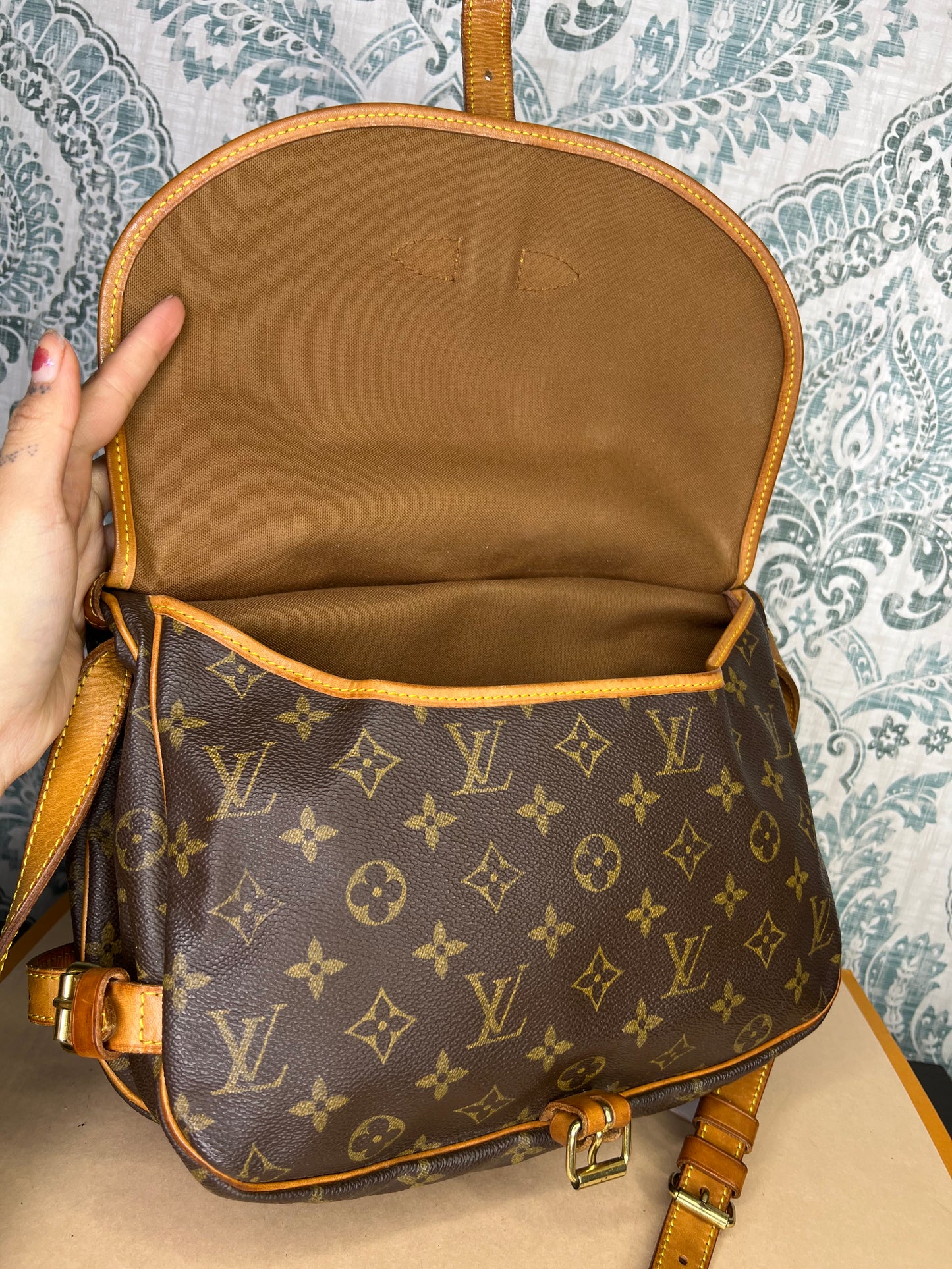 Louis Vuitton Saumur 30