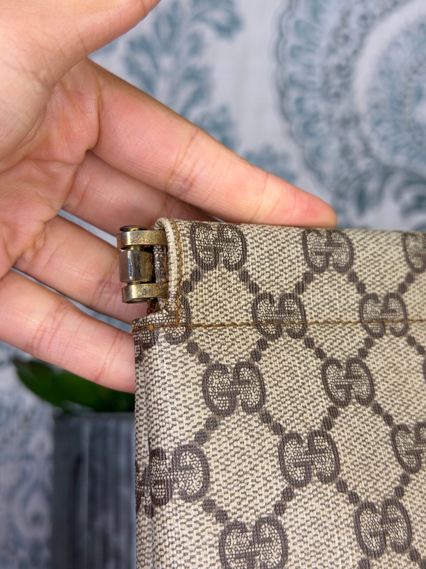 Gucci Supreme Brown Vintage Clutch
