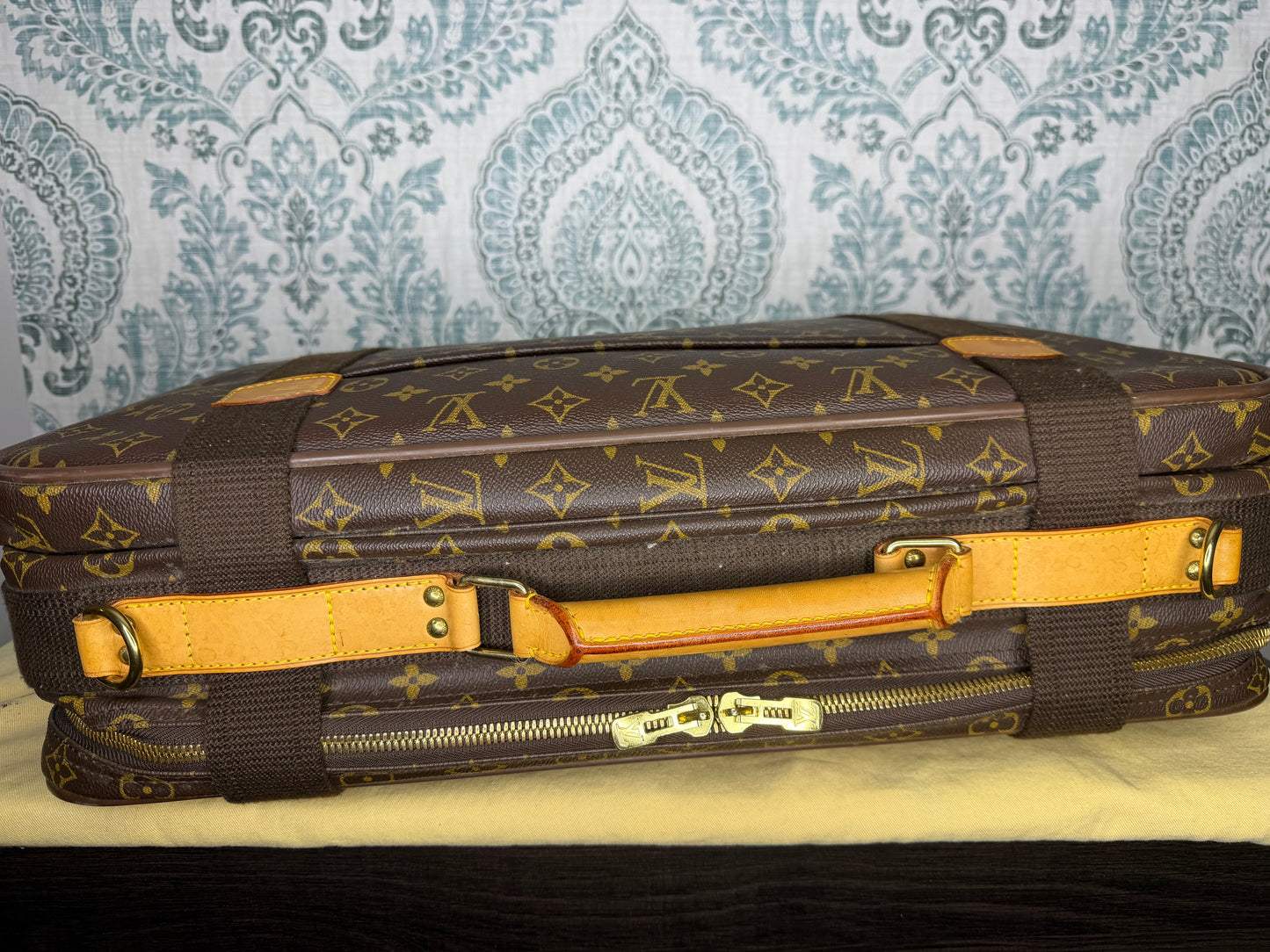 Louis Vuitton Satellite 53 Suit Case