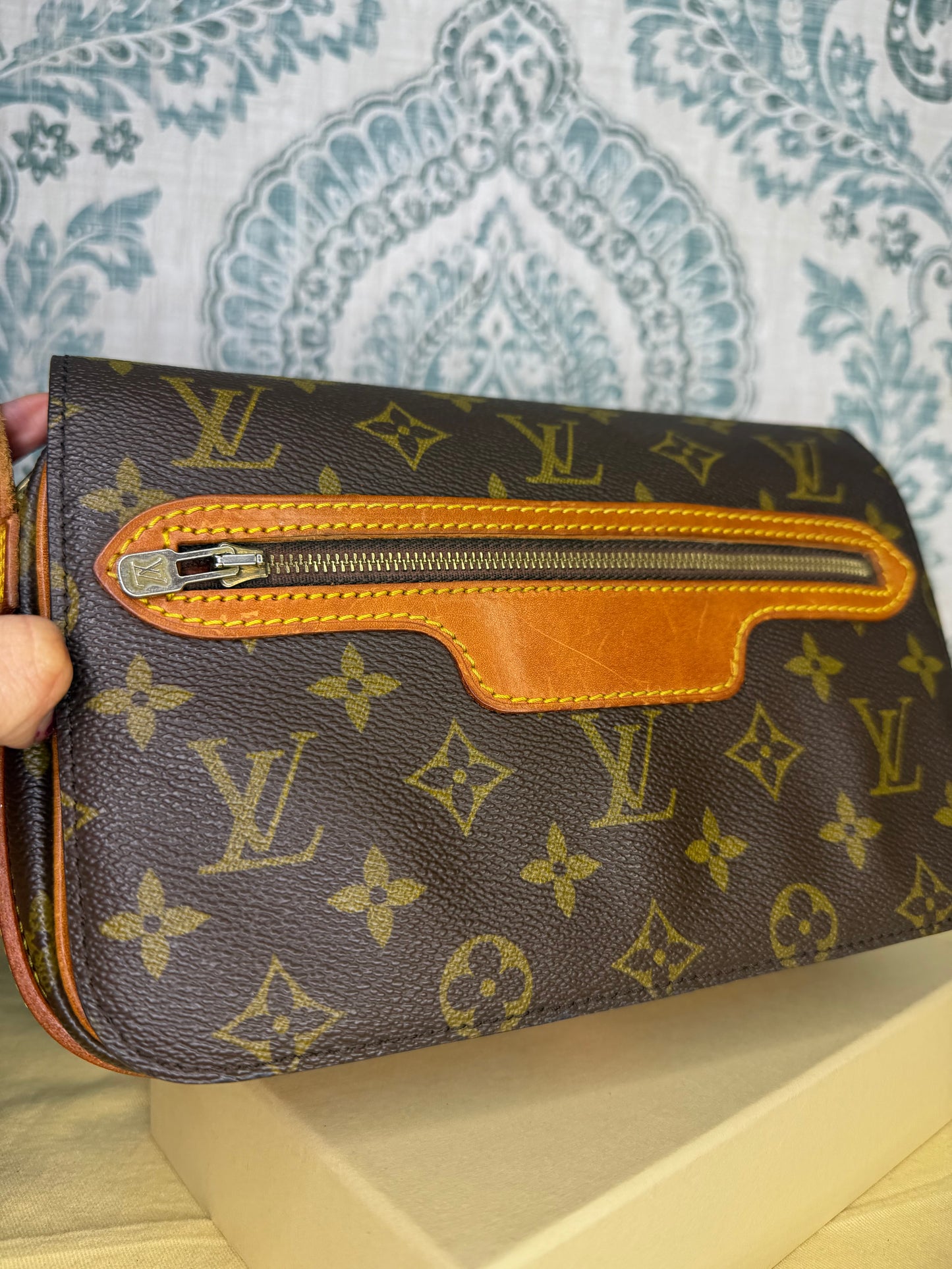 Louis Vuitton Saint Germain 24