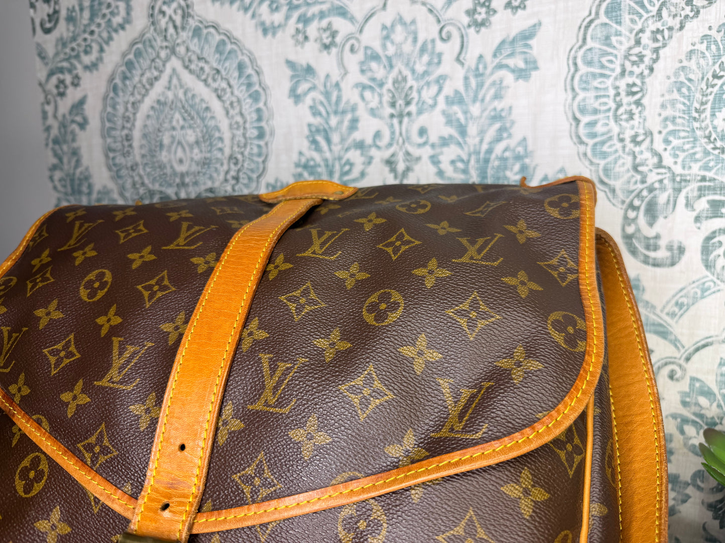 Louis Vuitton Saumur 35