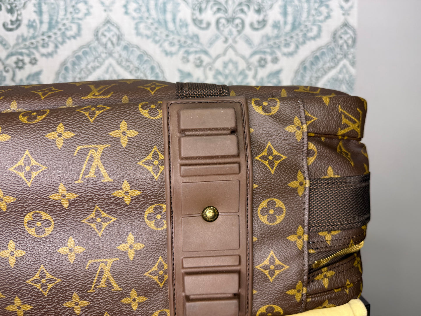 Louis Vuitton Satellite 60 Suit Case