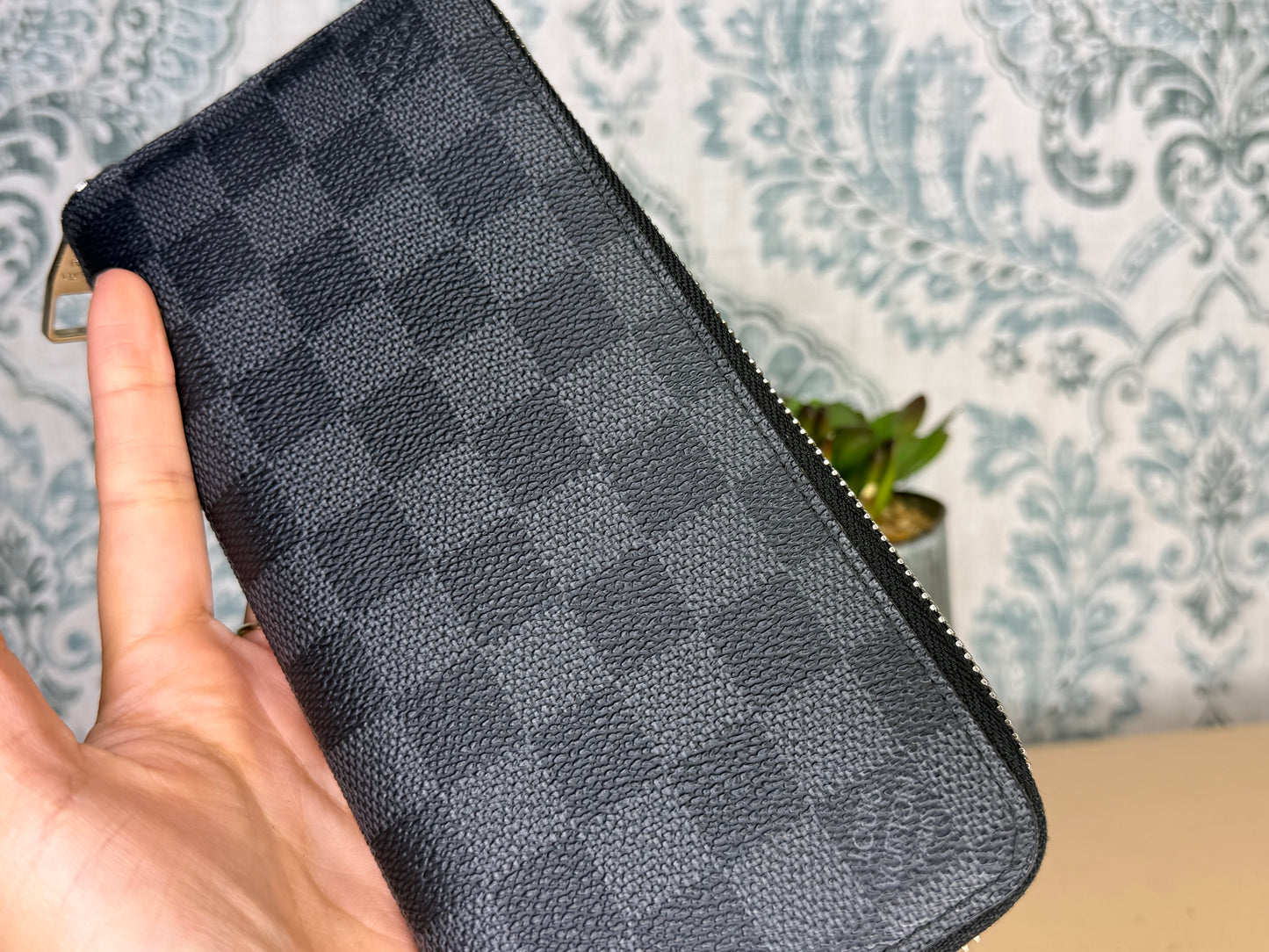 Louis Vuitton Zippy Vertical Wallet