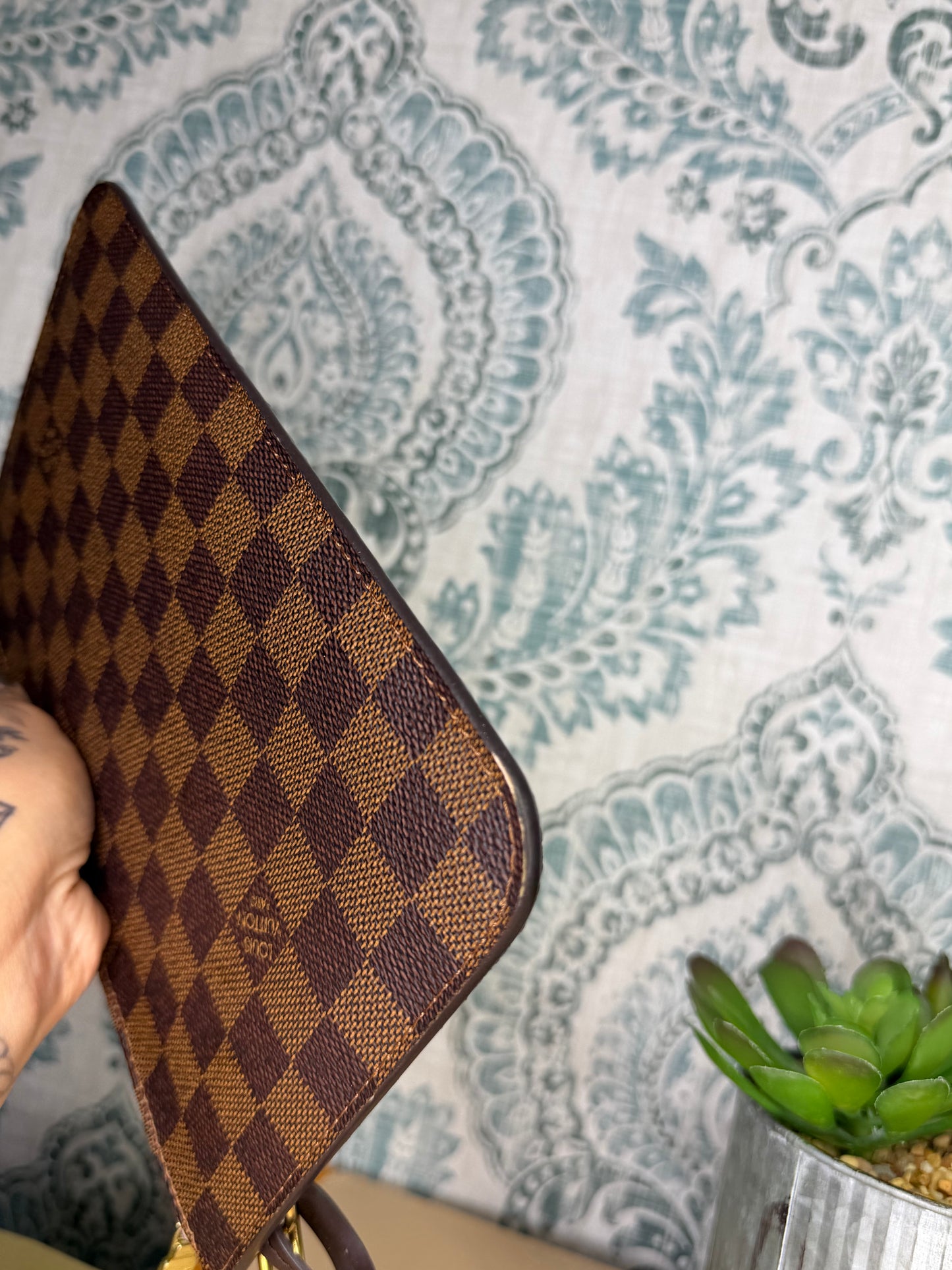 Louis Vuitton Neverfull Pouch Damier Ebene