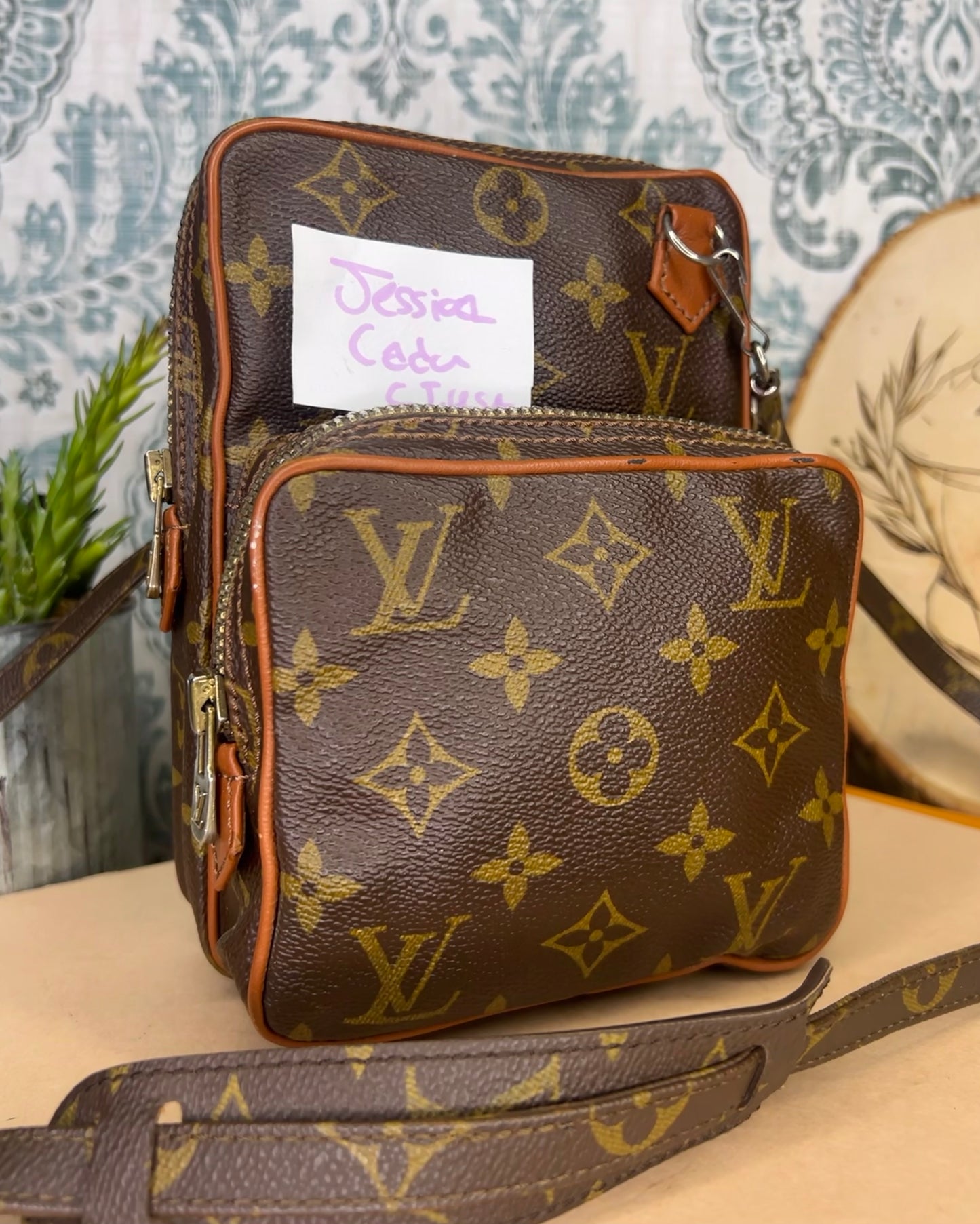 Louis Vuitton Vintage Amazone