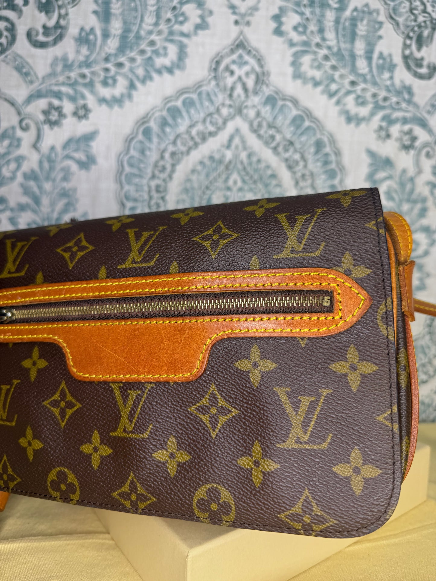 Louis Vuitton Saint Germain 24