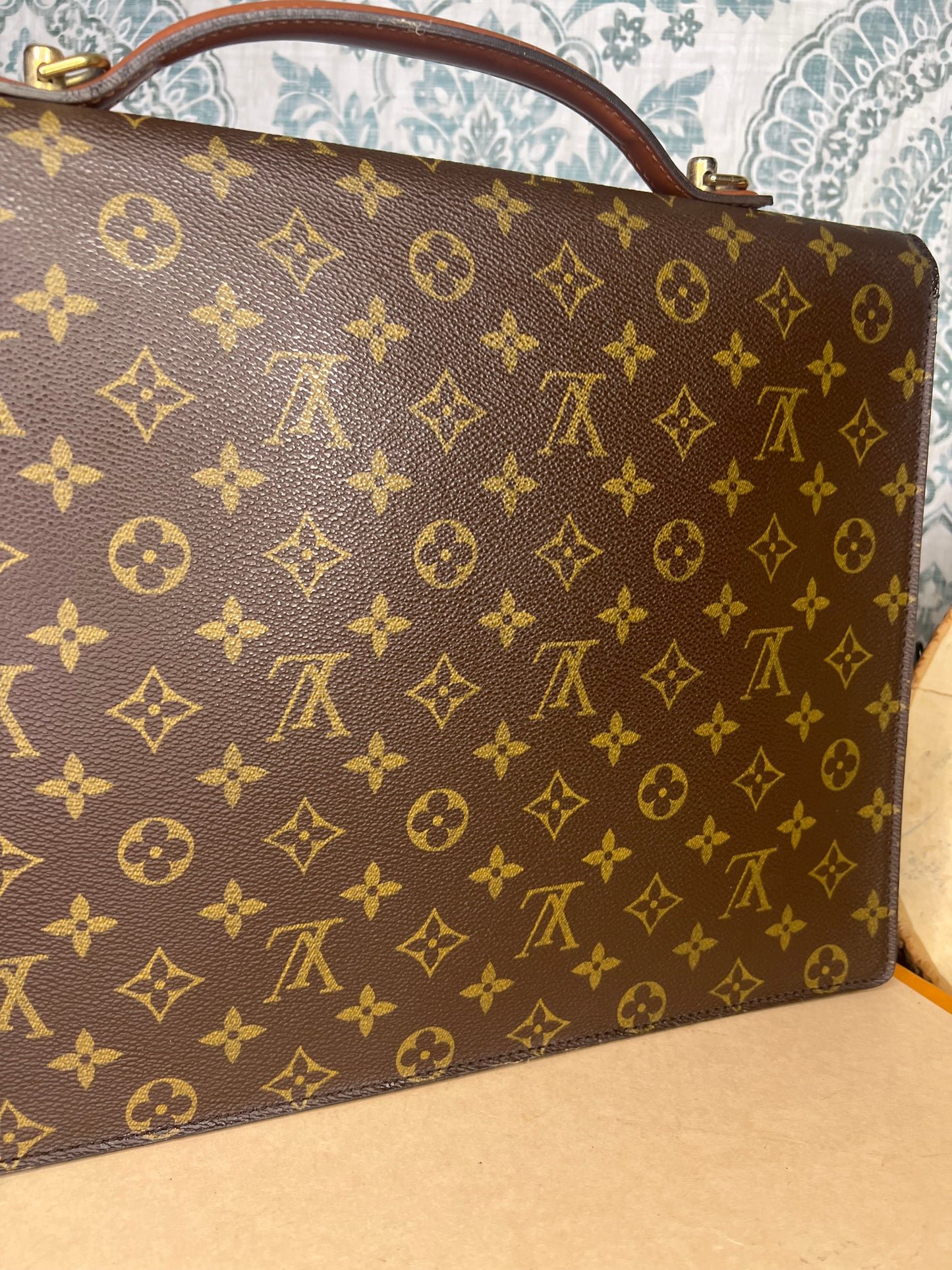 Louis Vuitton Porte Documents Bandouliere