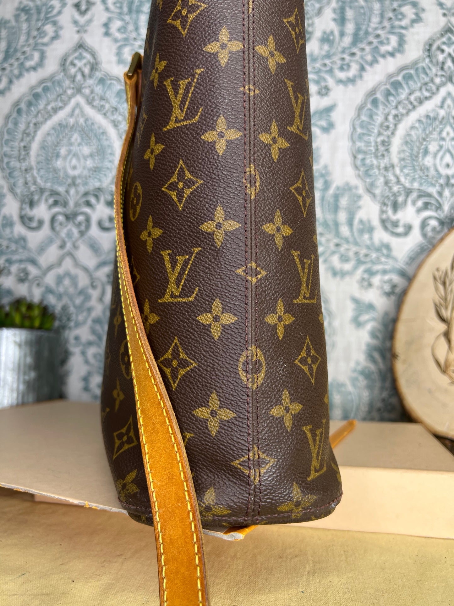 Louis Vuitton Luco Tote