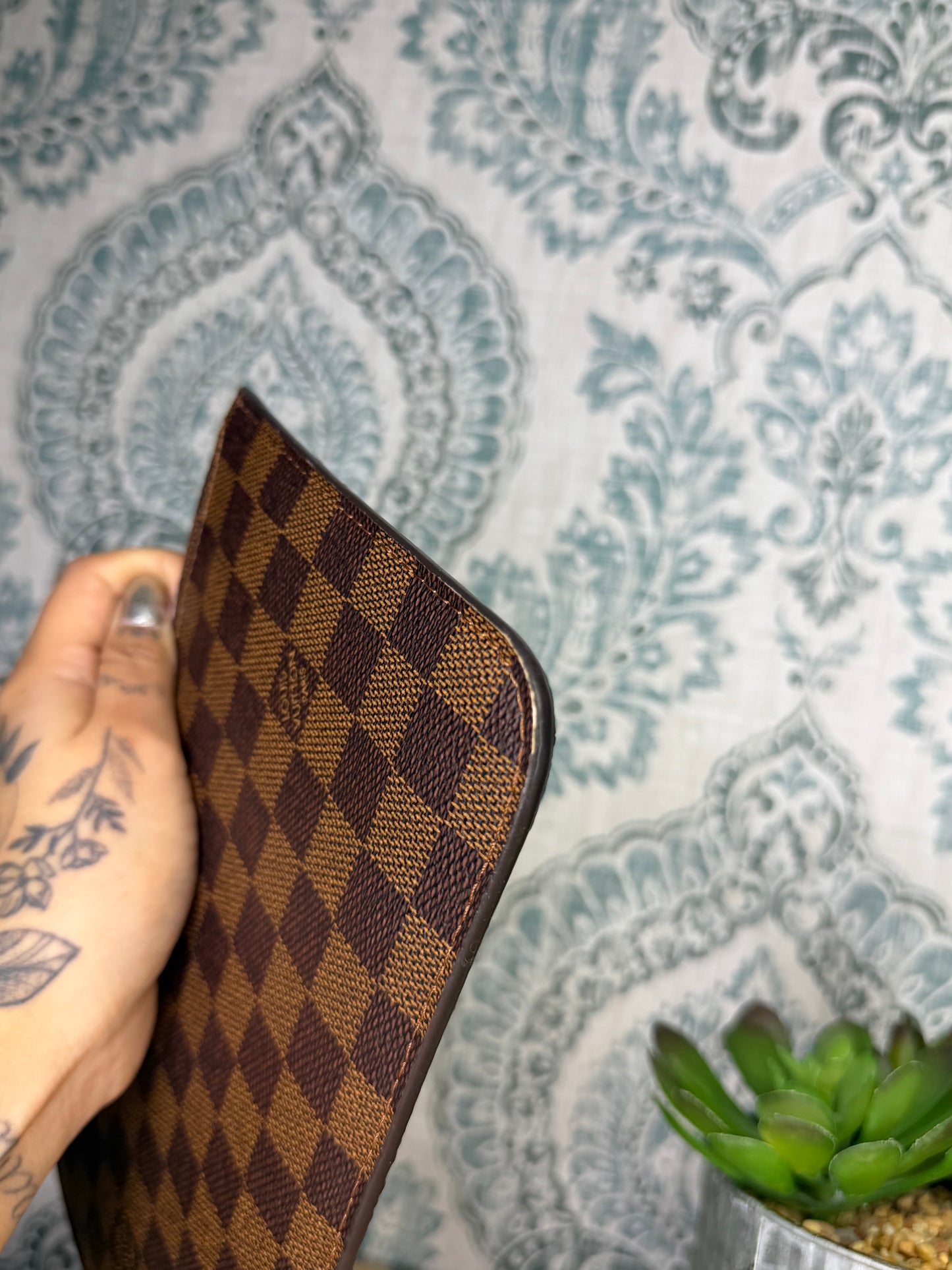 Louis Vuitton Neverfull Pouch Damier Ebene