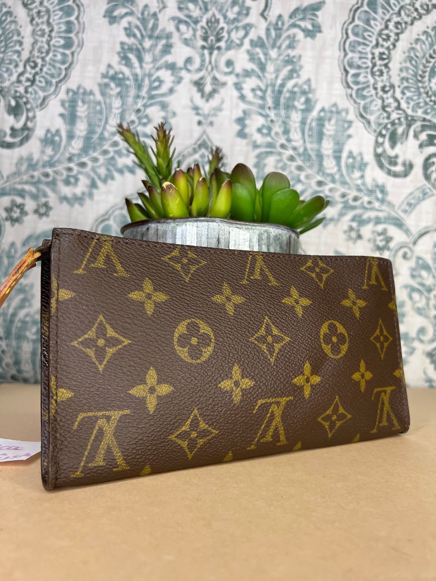 Louis Vuitton Bucket Pouch GM