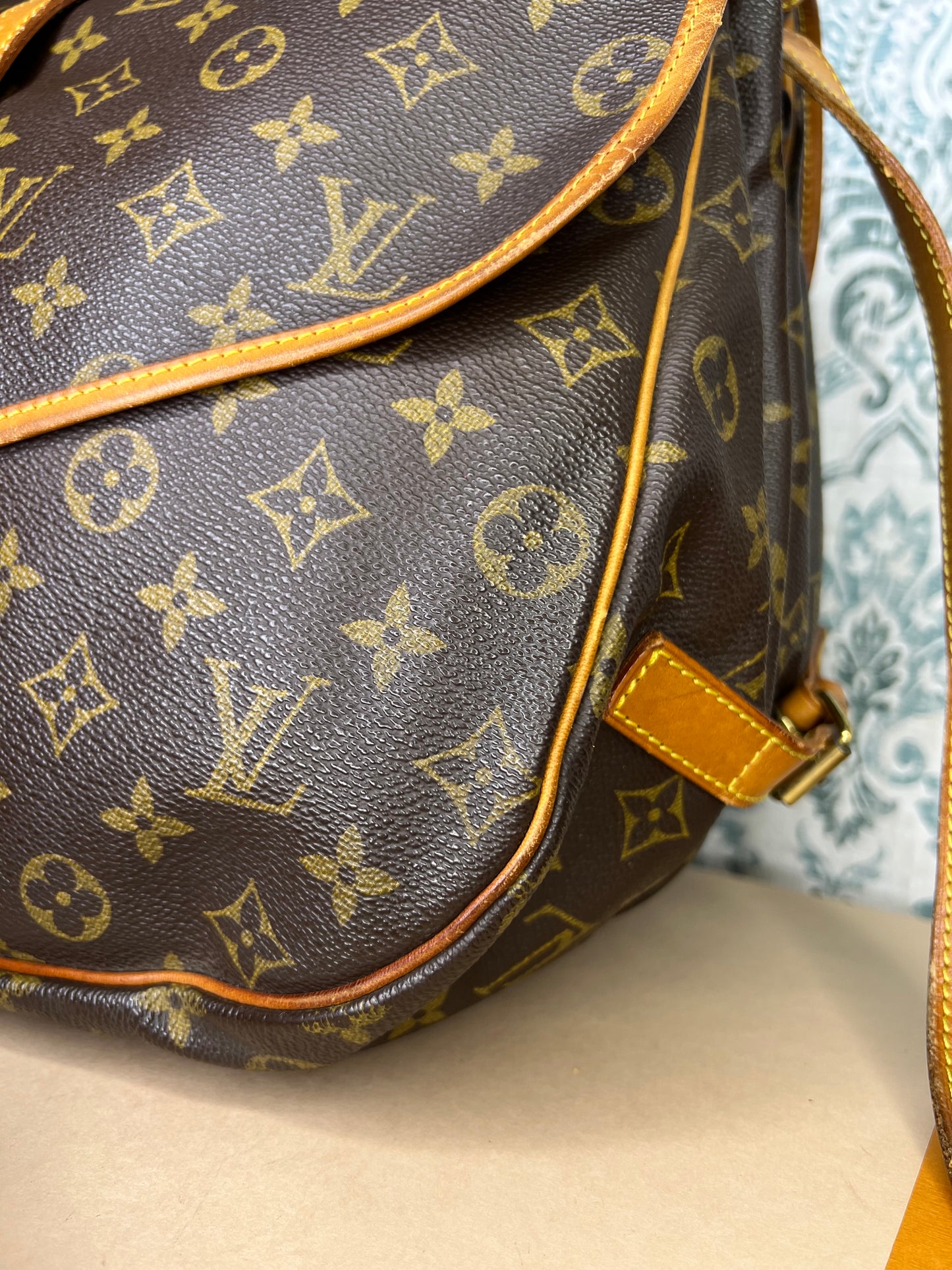 Louis Vuitton Saumur 35