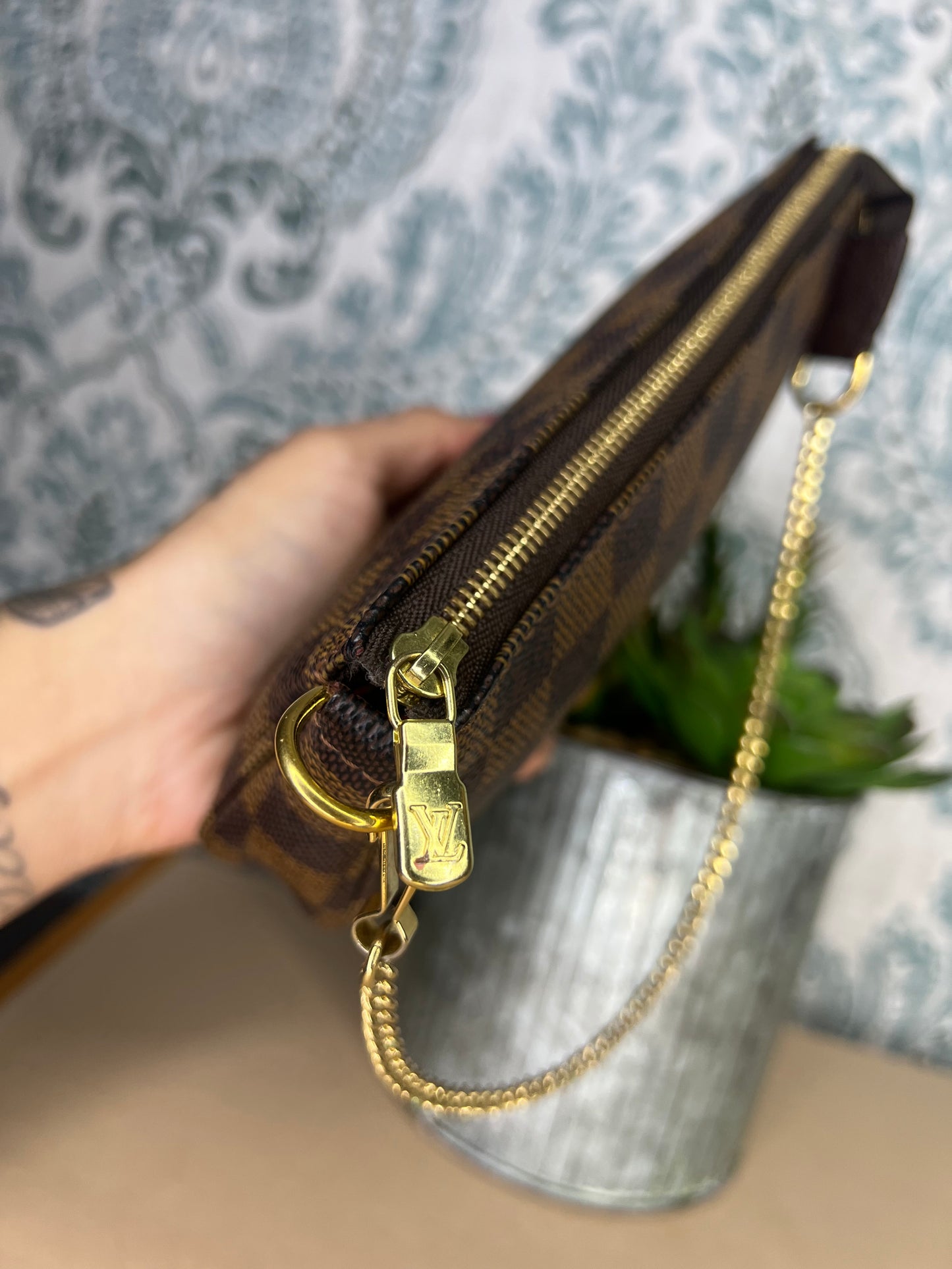 Louis Vuitton Damier Ebene Bucket Pochette