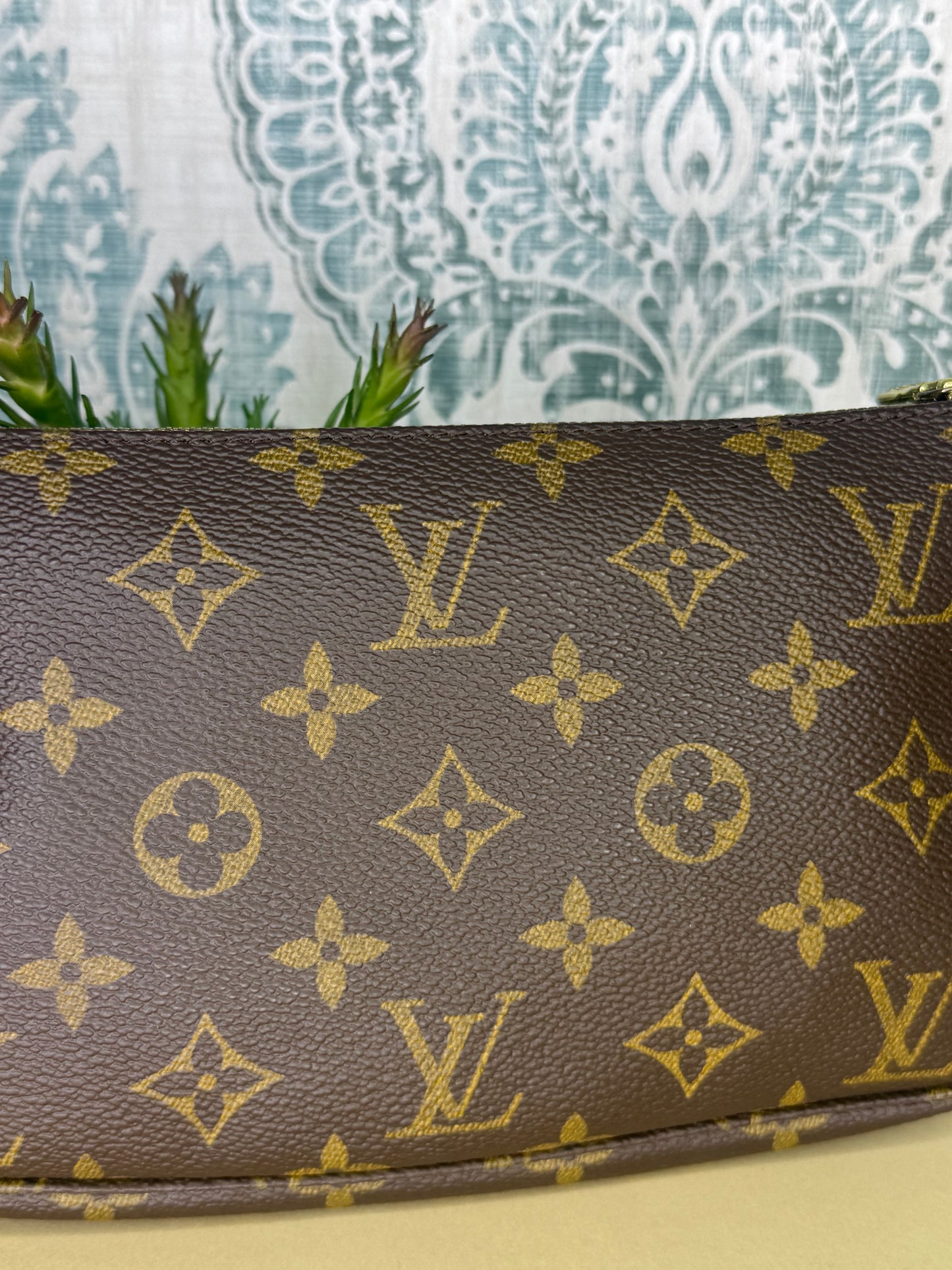 Louis Vuitton Pochette Accessories