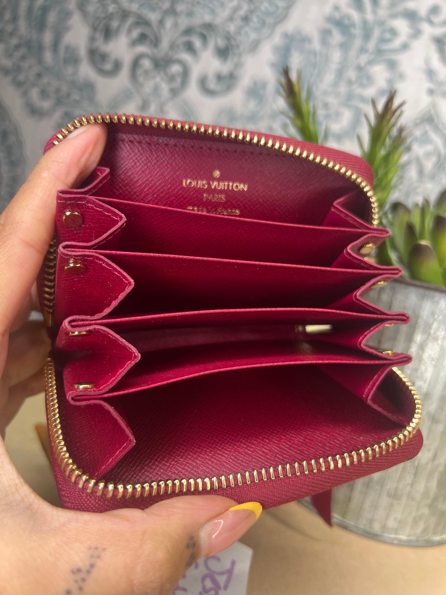 Louis Vuitton Zippy Multicartes Fuschia