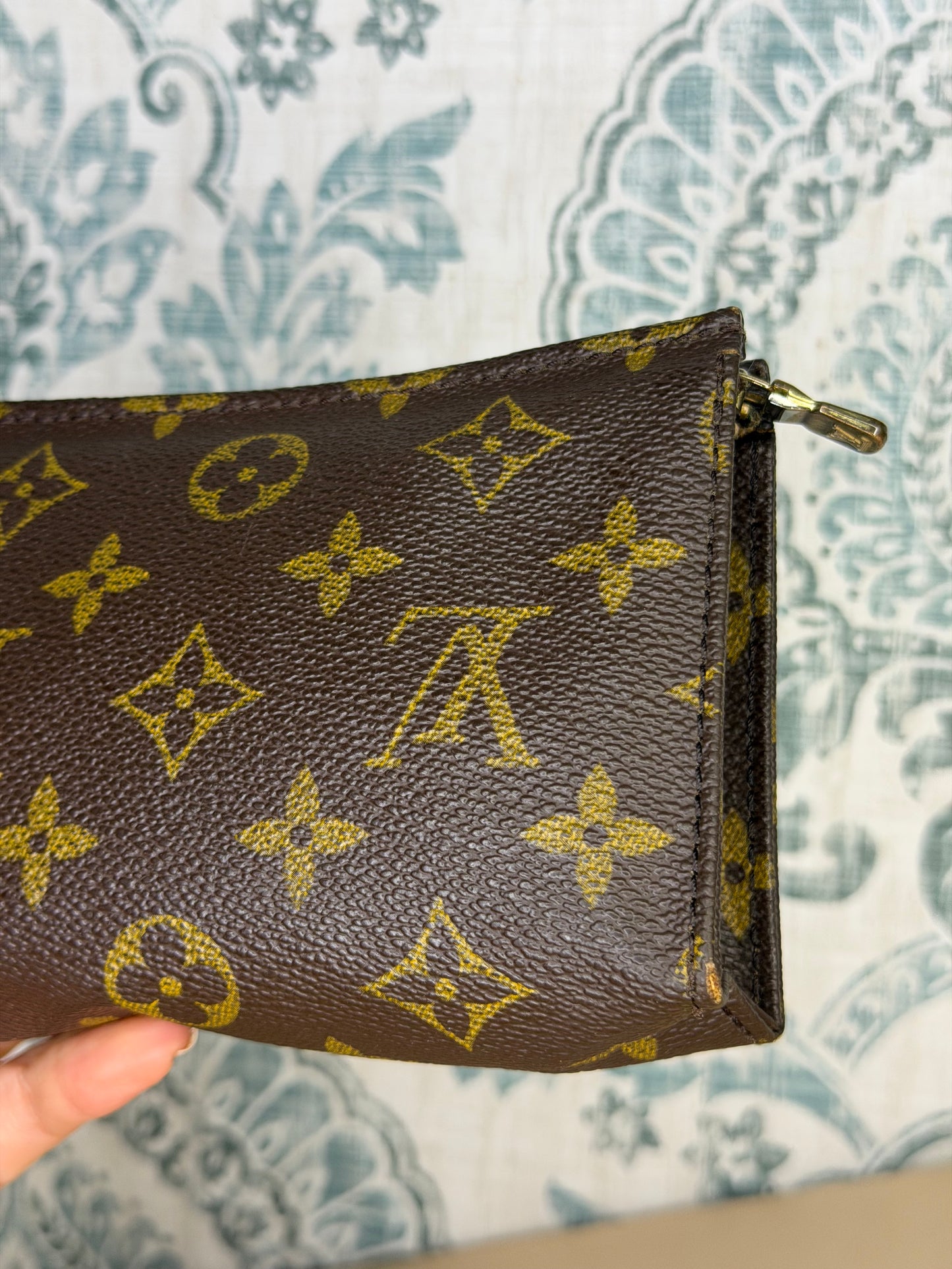 Louis Vuitton Toiletry 15