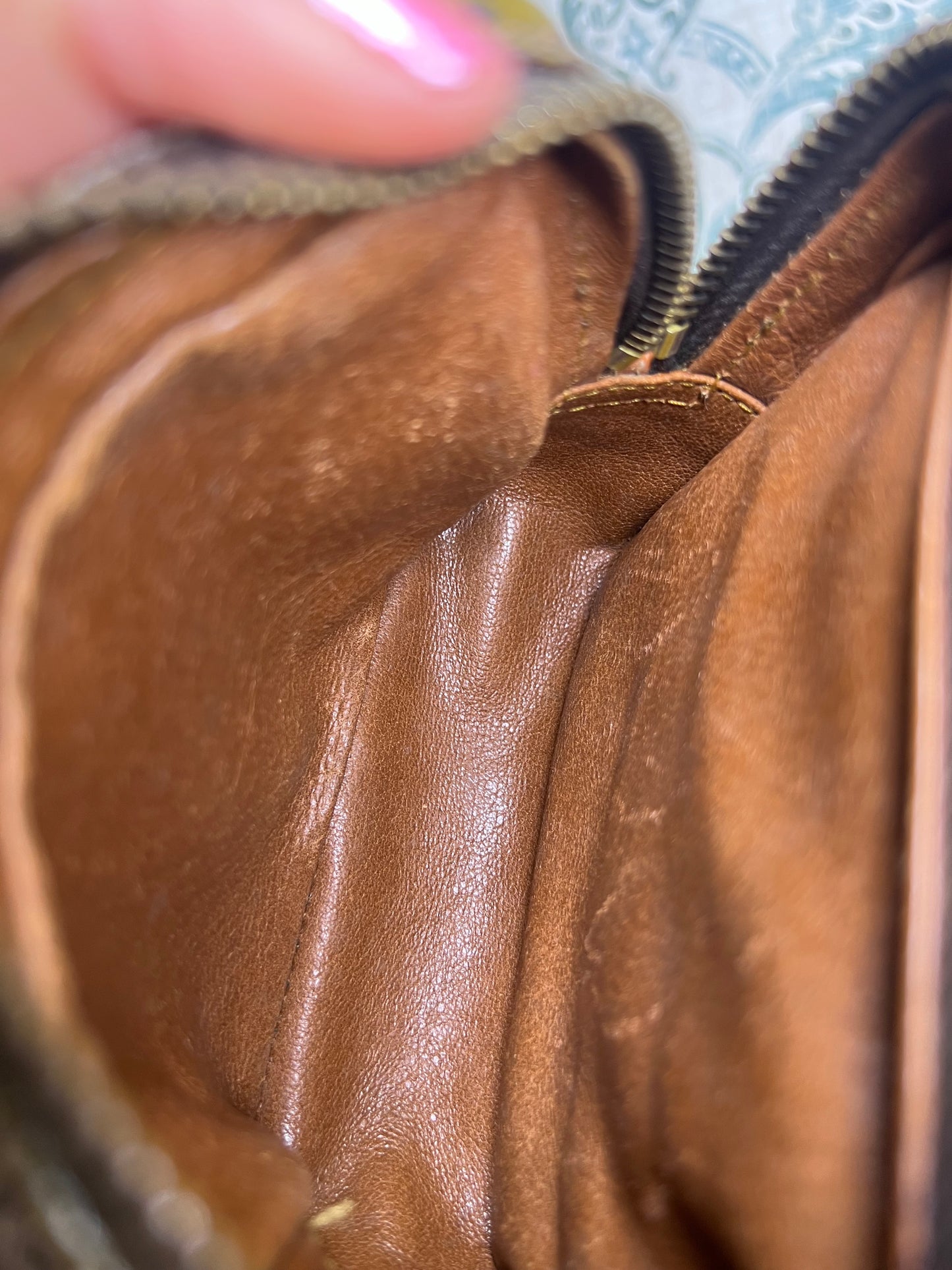 Louis Vuitton Vintage Amazon (project)