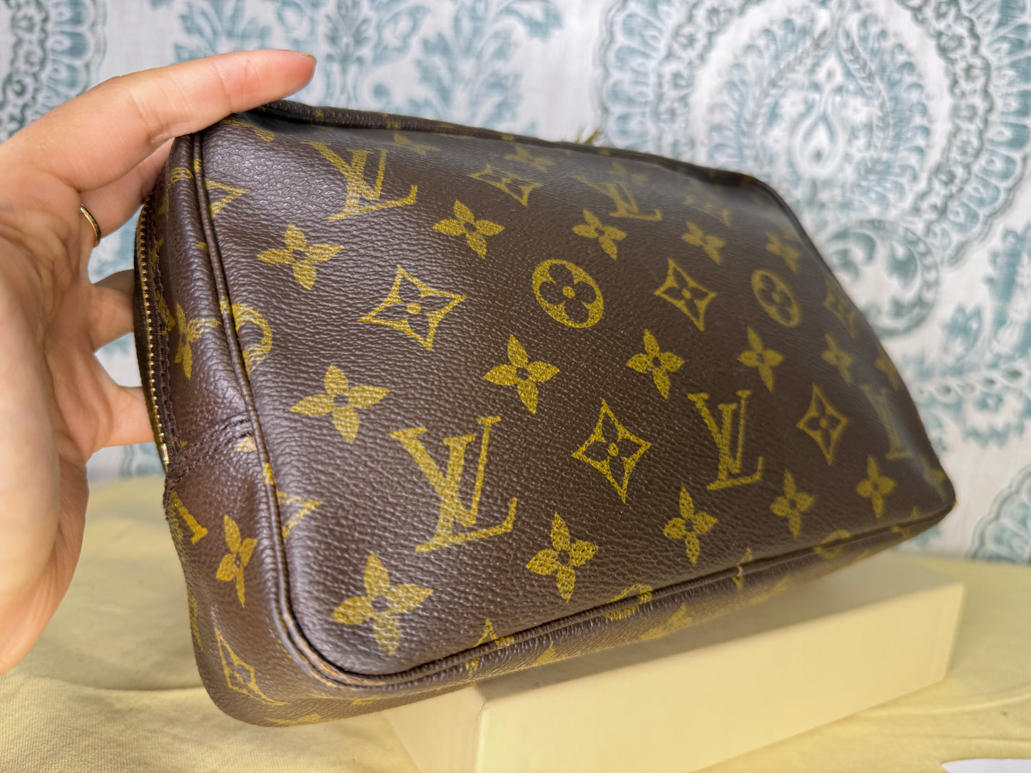 Louis Vuitton Trousse 23