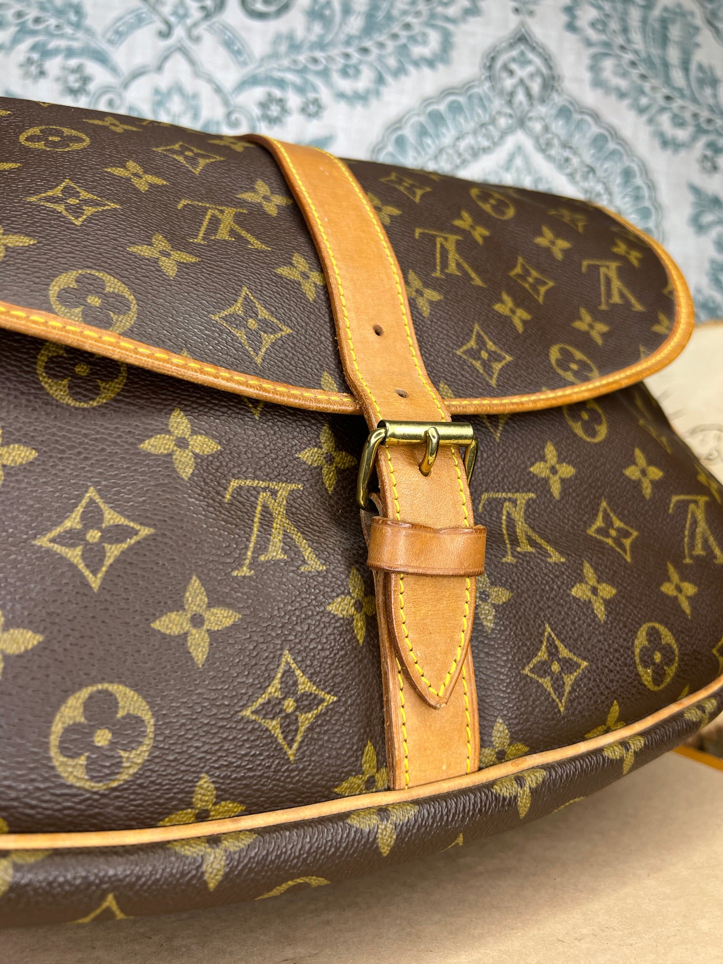 Louis Vuitton Saumur 35