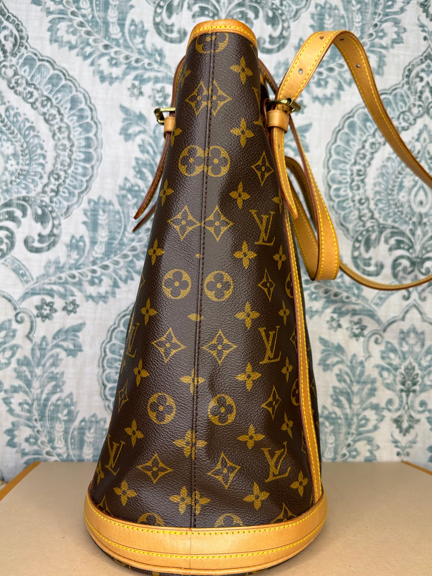 Louis Vuitton Bucket GM
