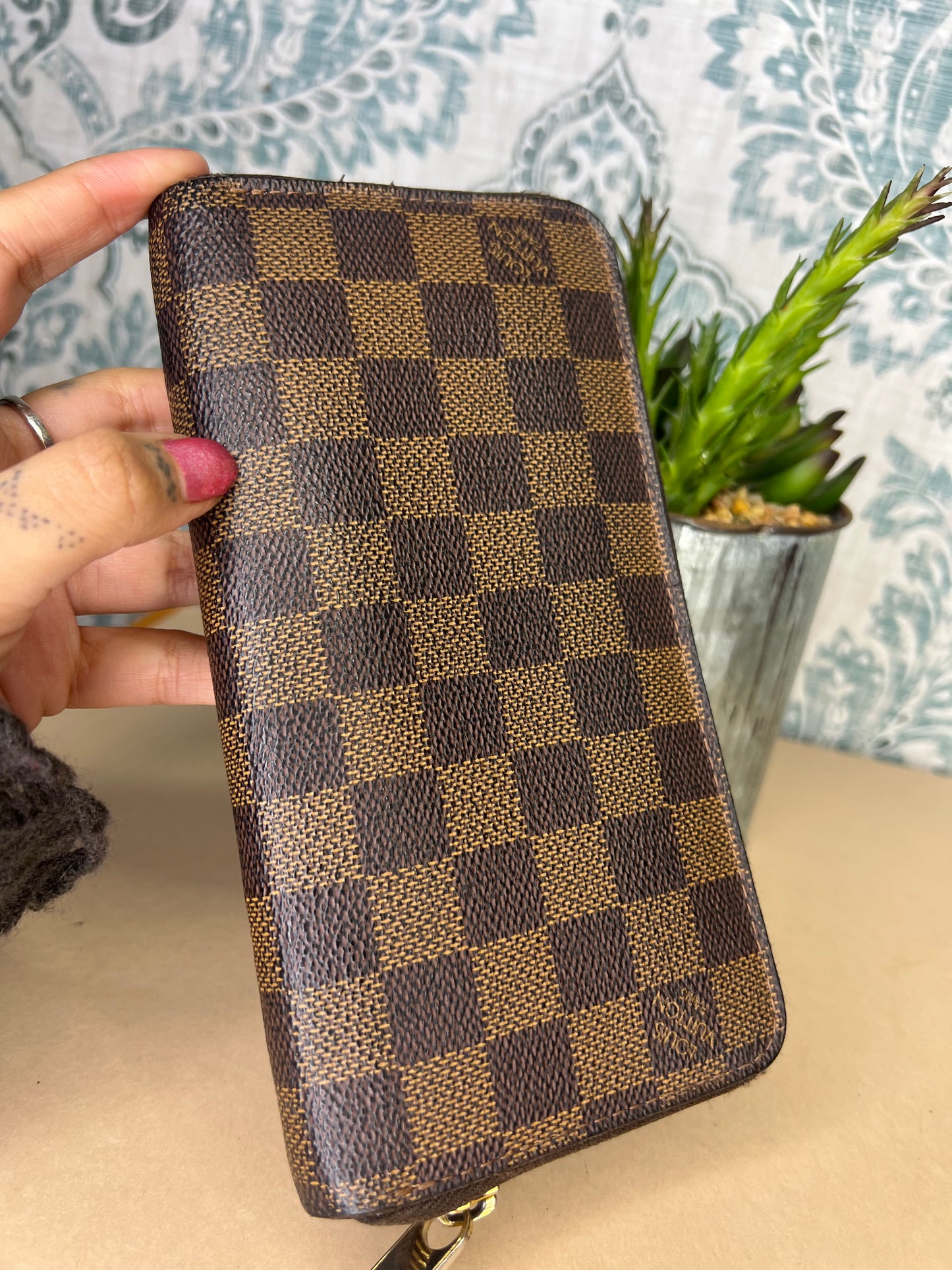 Louis Vuitton Damier Ebene Zippy Wallet