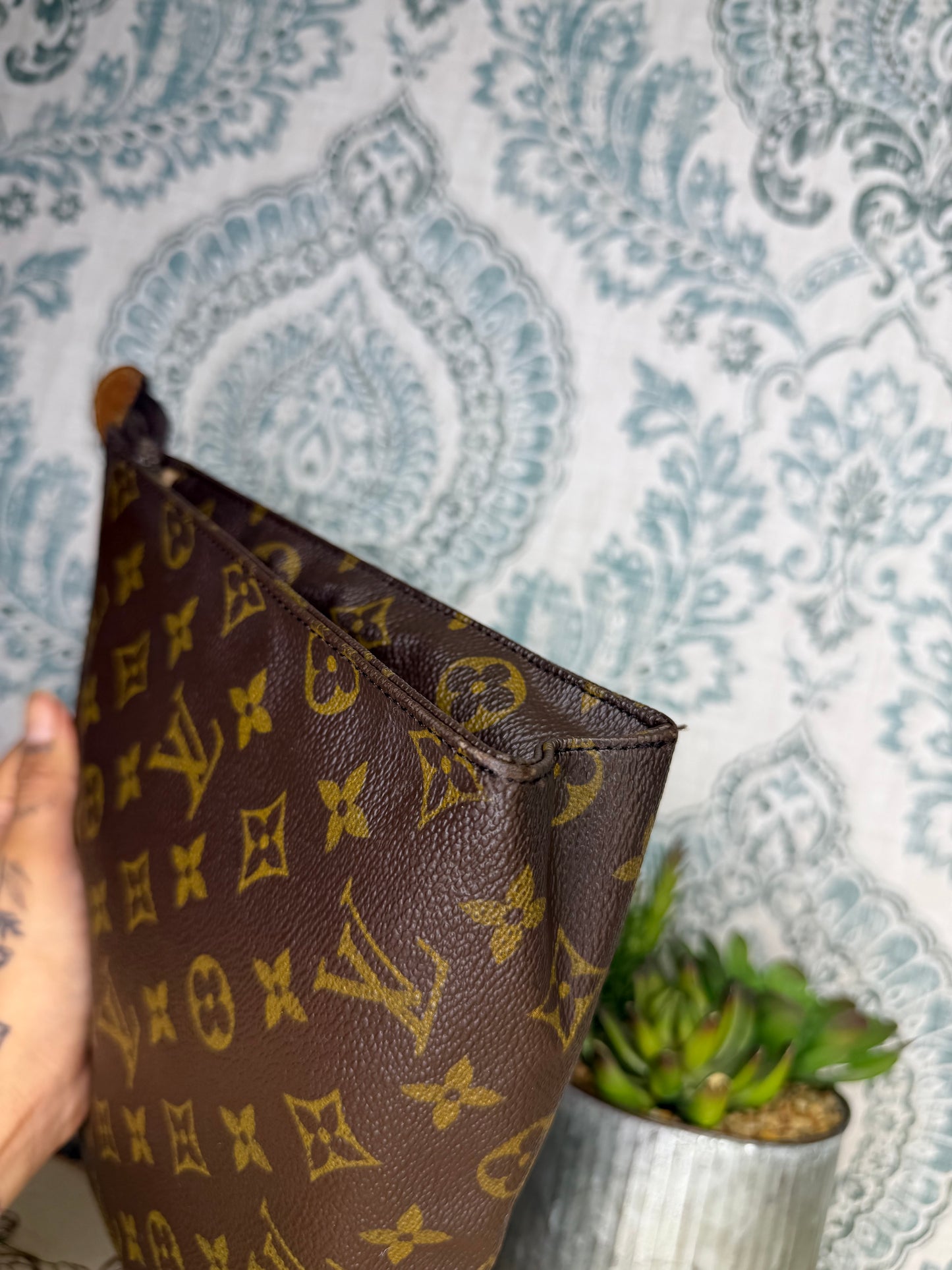 Louis Vuitton Toiletry 26 #3 (needs new zipper)
