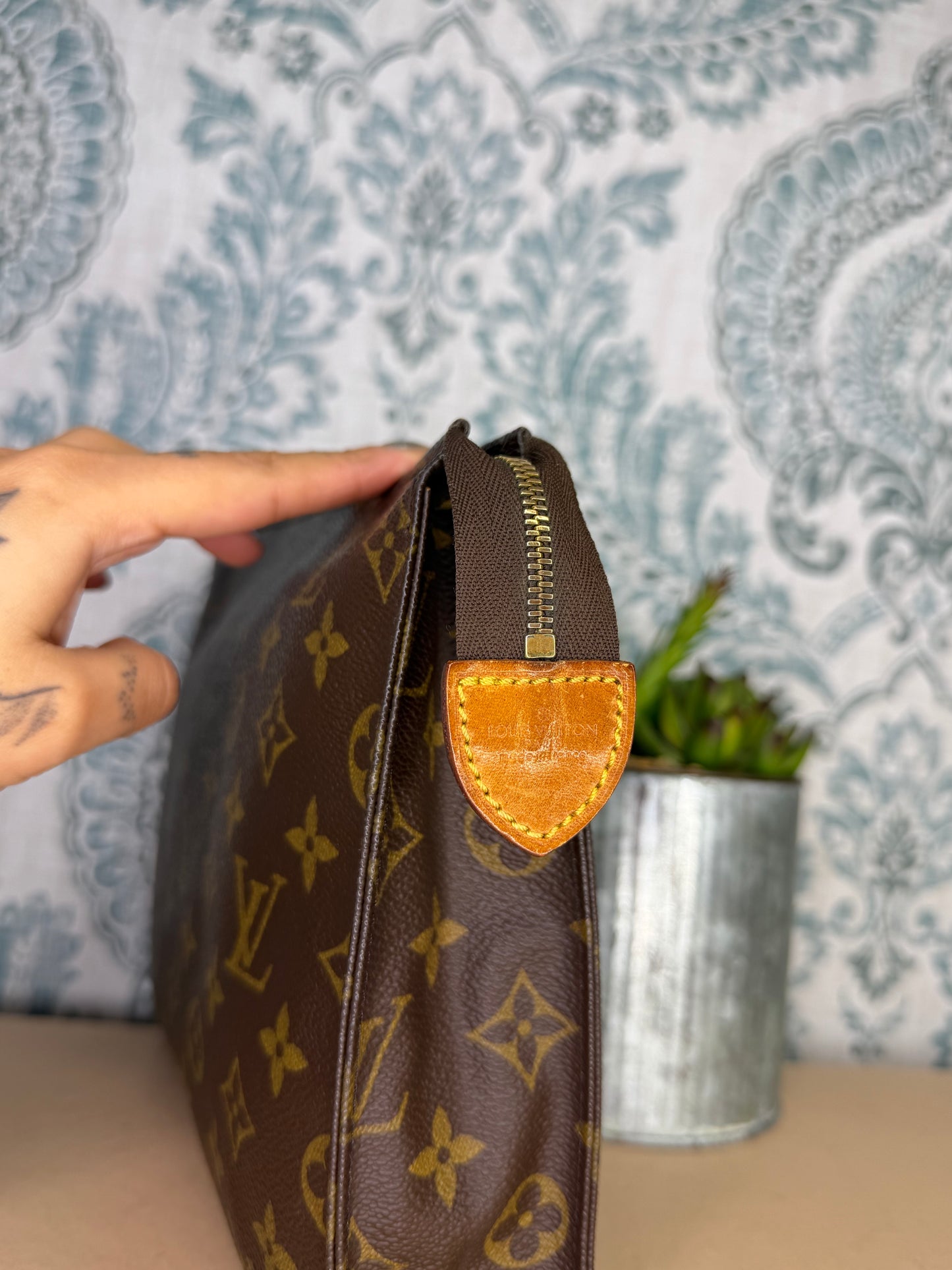 Louis Vuitton Toiletry 26