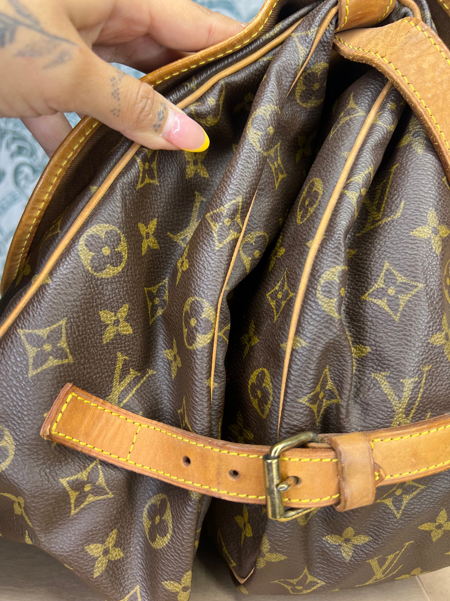 Louis Vuitton Saumur 35