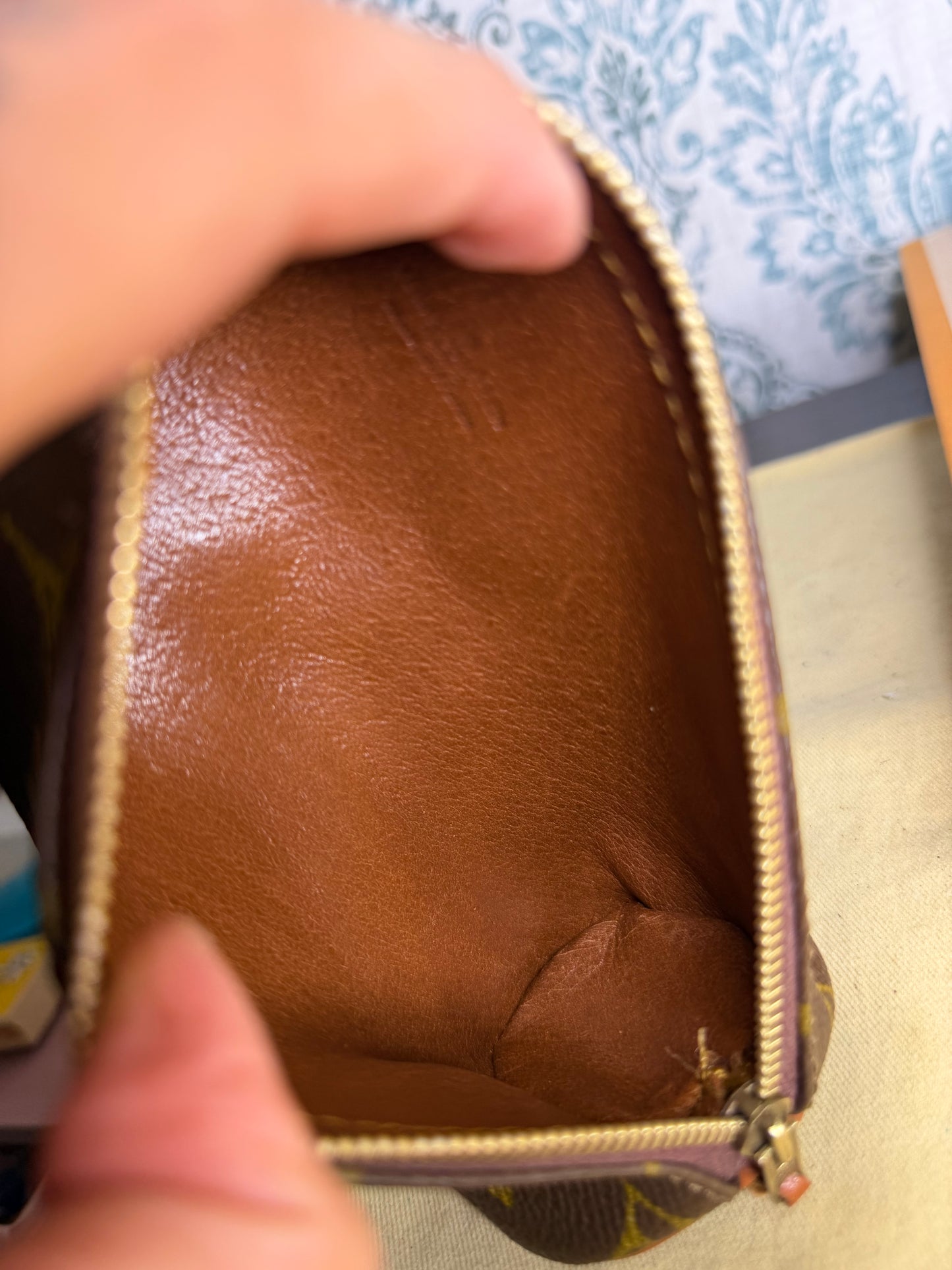 Louis Vuitton Trousse Ronde
