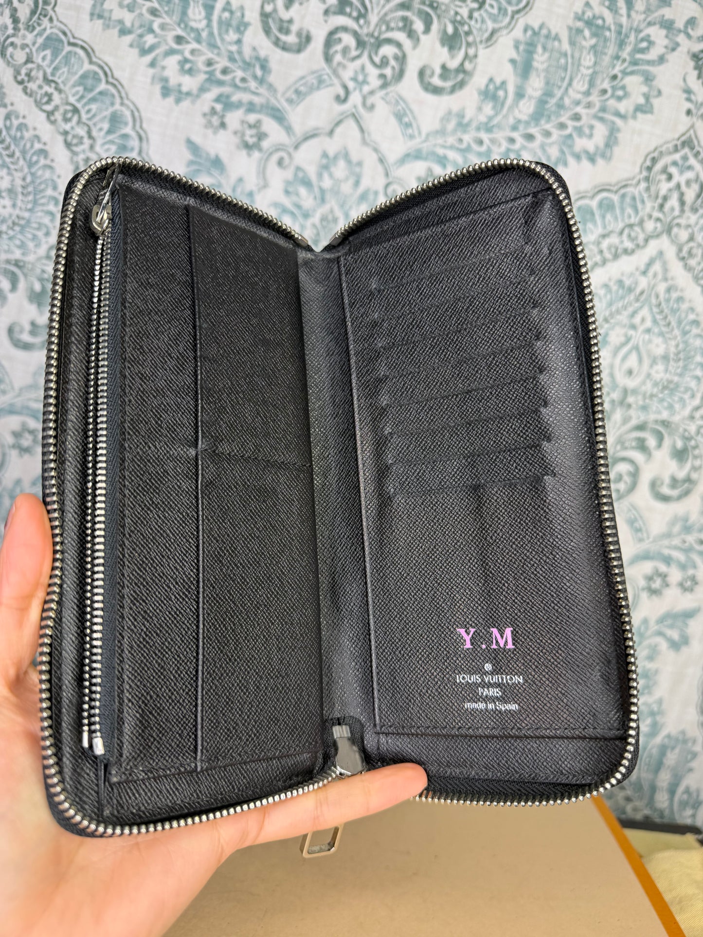 Louis Vuitton Zippy Vertical Wallet