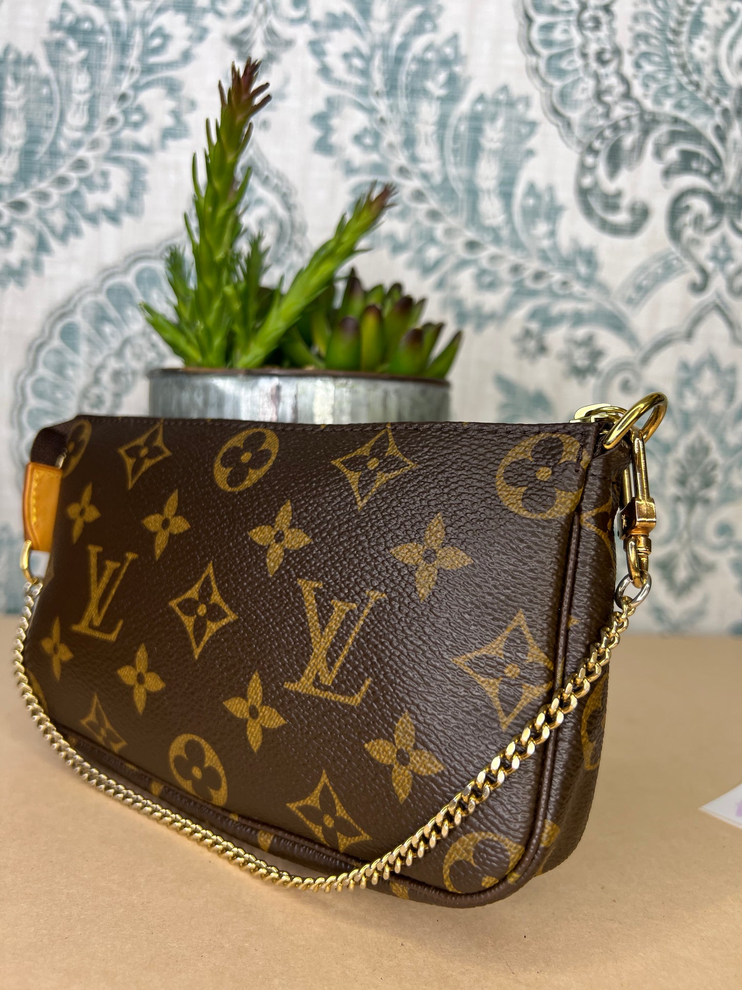 Louis Vuitton Monogram Bucket Pochette