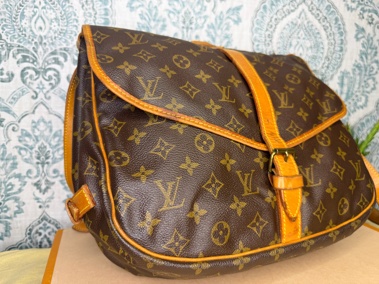 Louis Vuitton Saumur 35